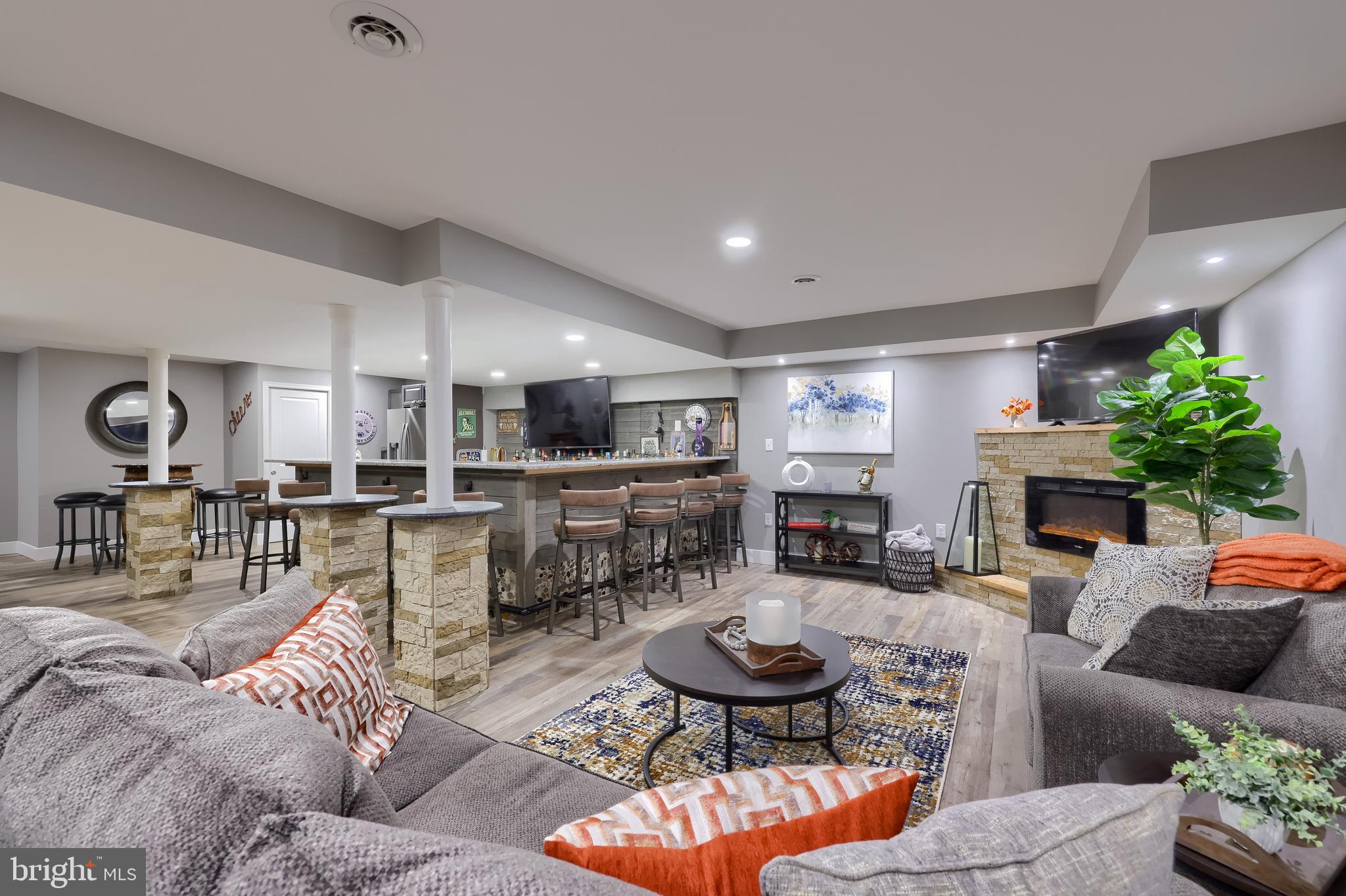 ELM TREE - Residential