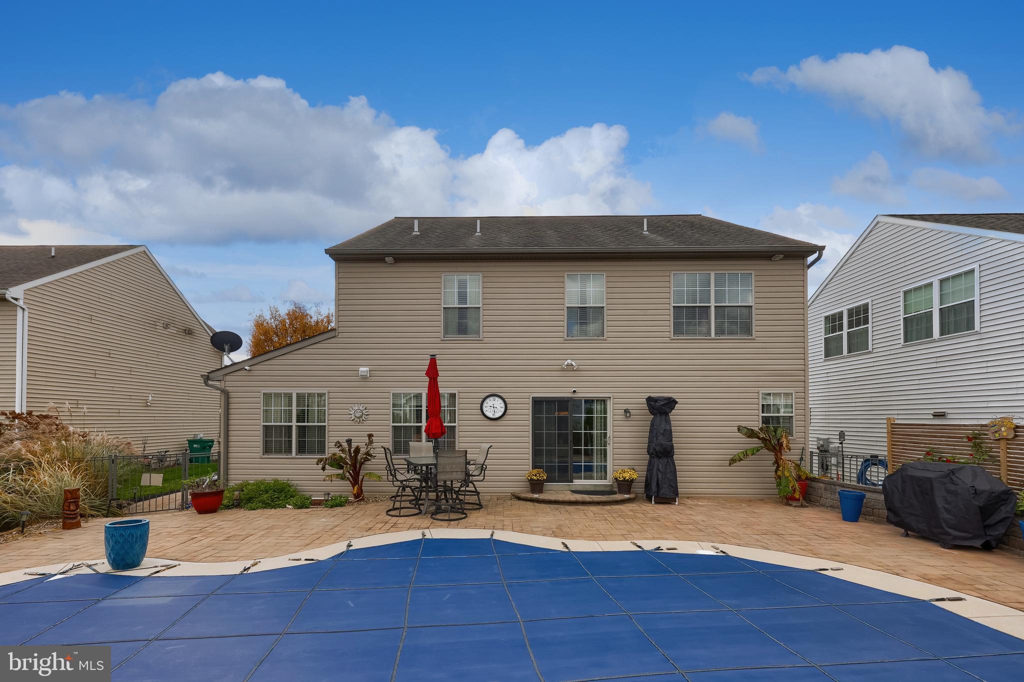 ELM TREE - Residential