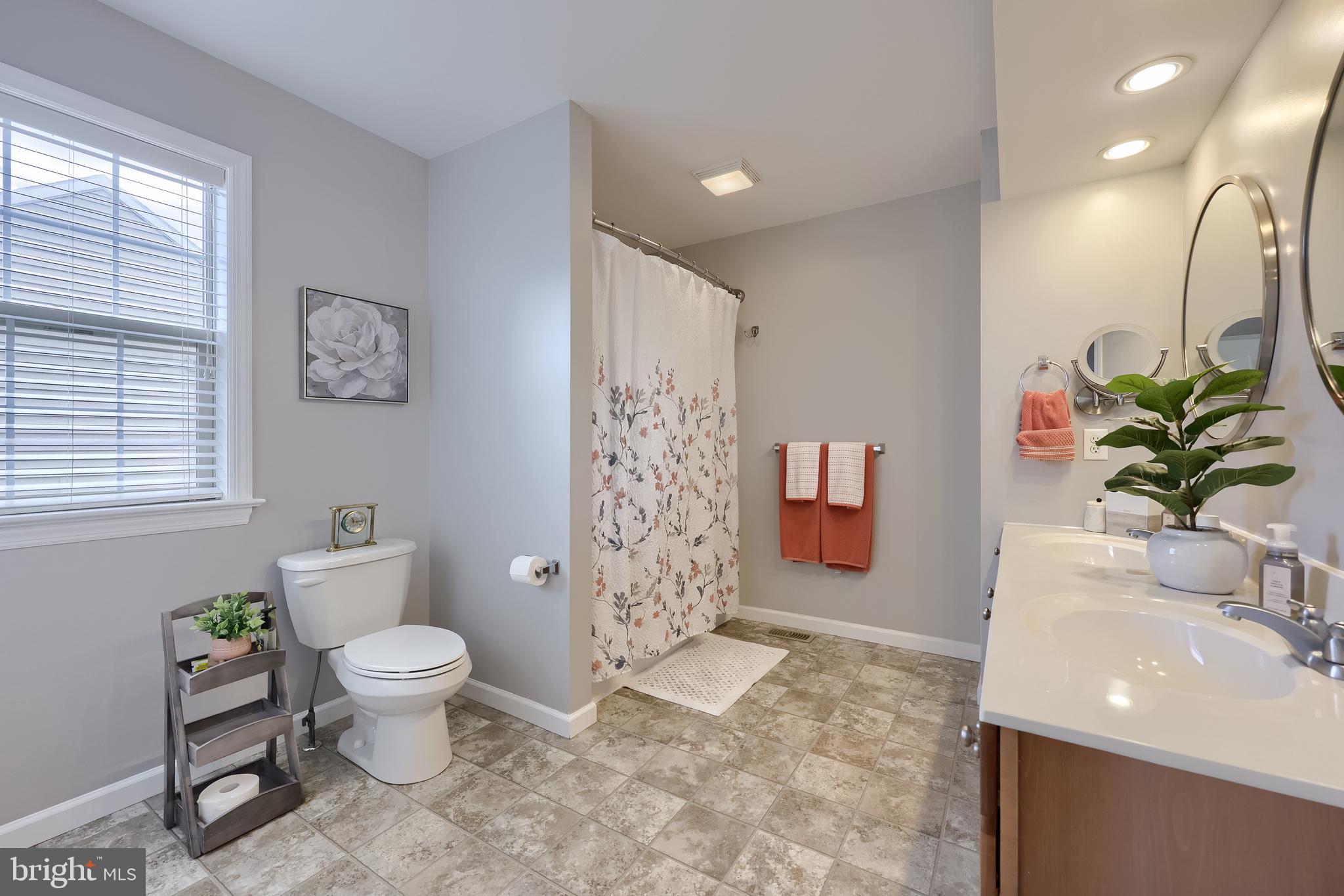 ELM TREE - Residential