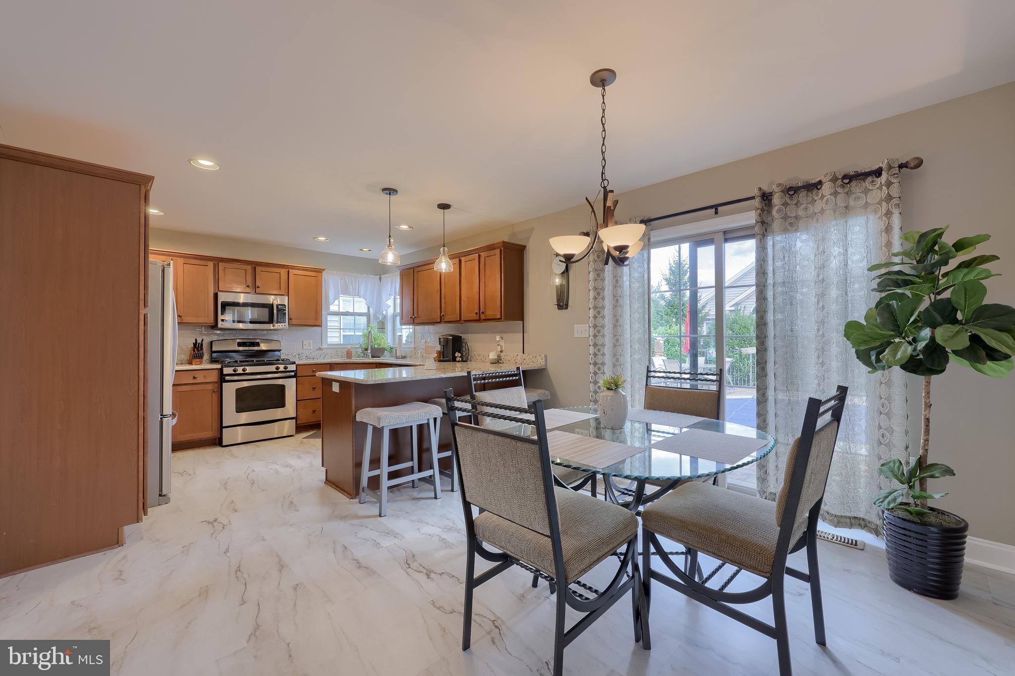 ELM TREE - Residential