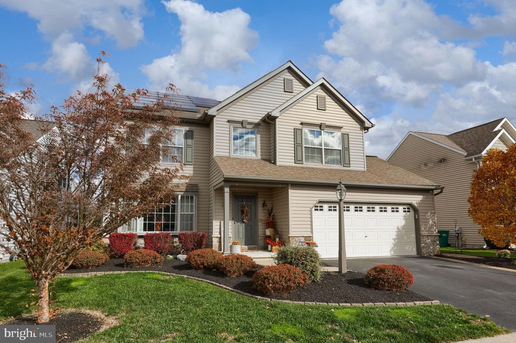 Photo of 1337 Heatherwood Drive, MOUNT JOY, PA 17552 (MLS # PALA2081204)