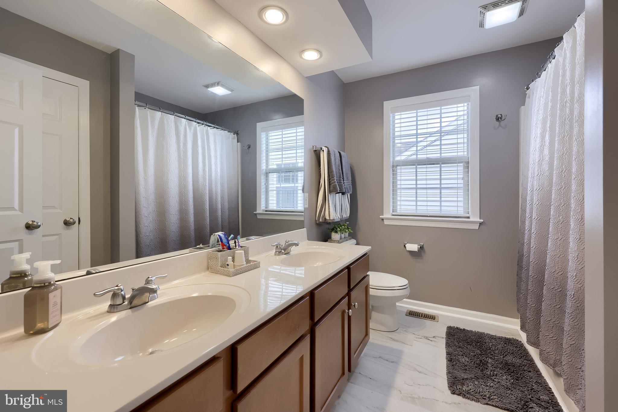 ELM TREE - Residential