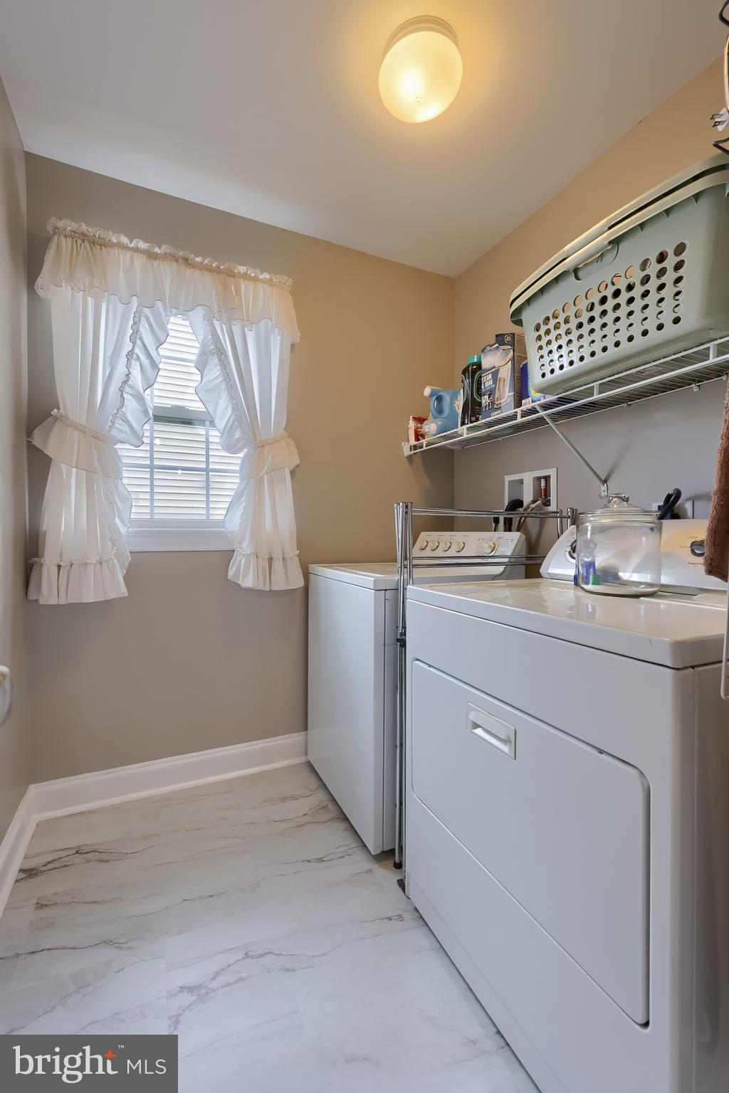 ELM TREE - Residential