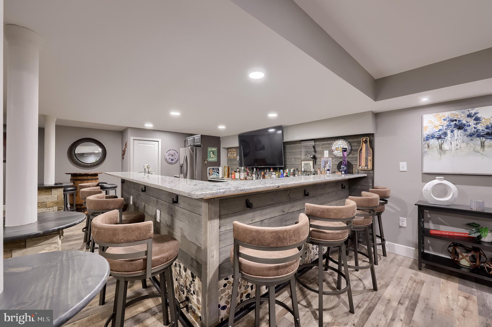 ELM TREE - Residential