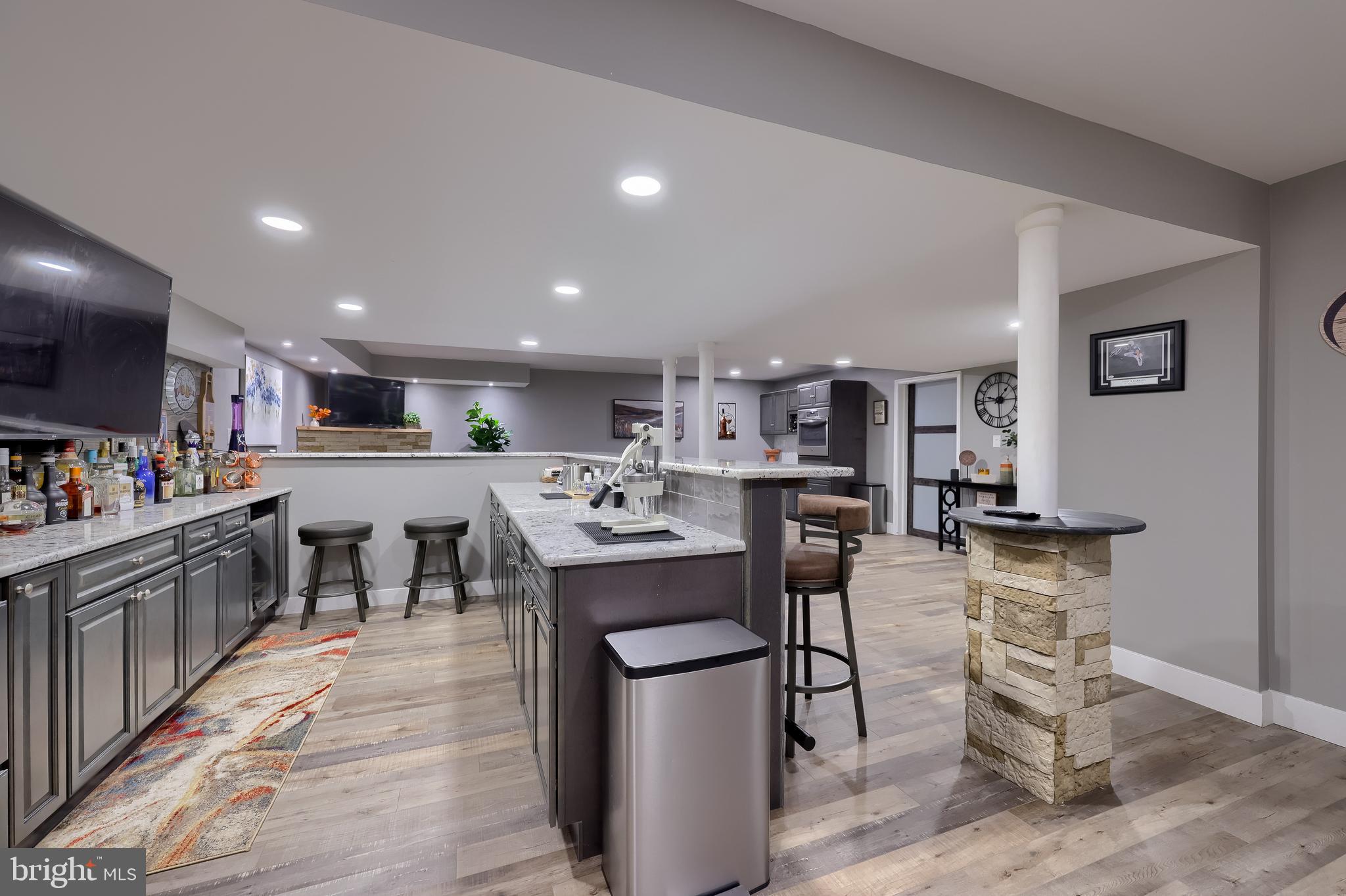 ELM TREE - Residential