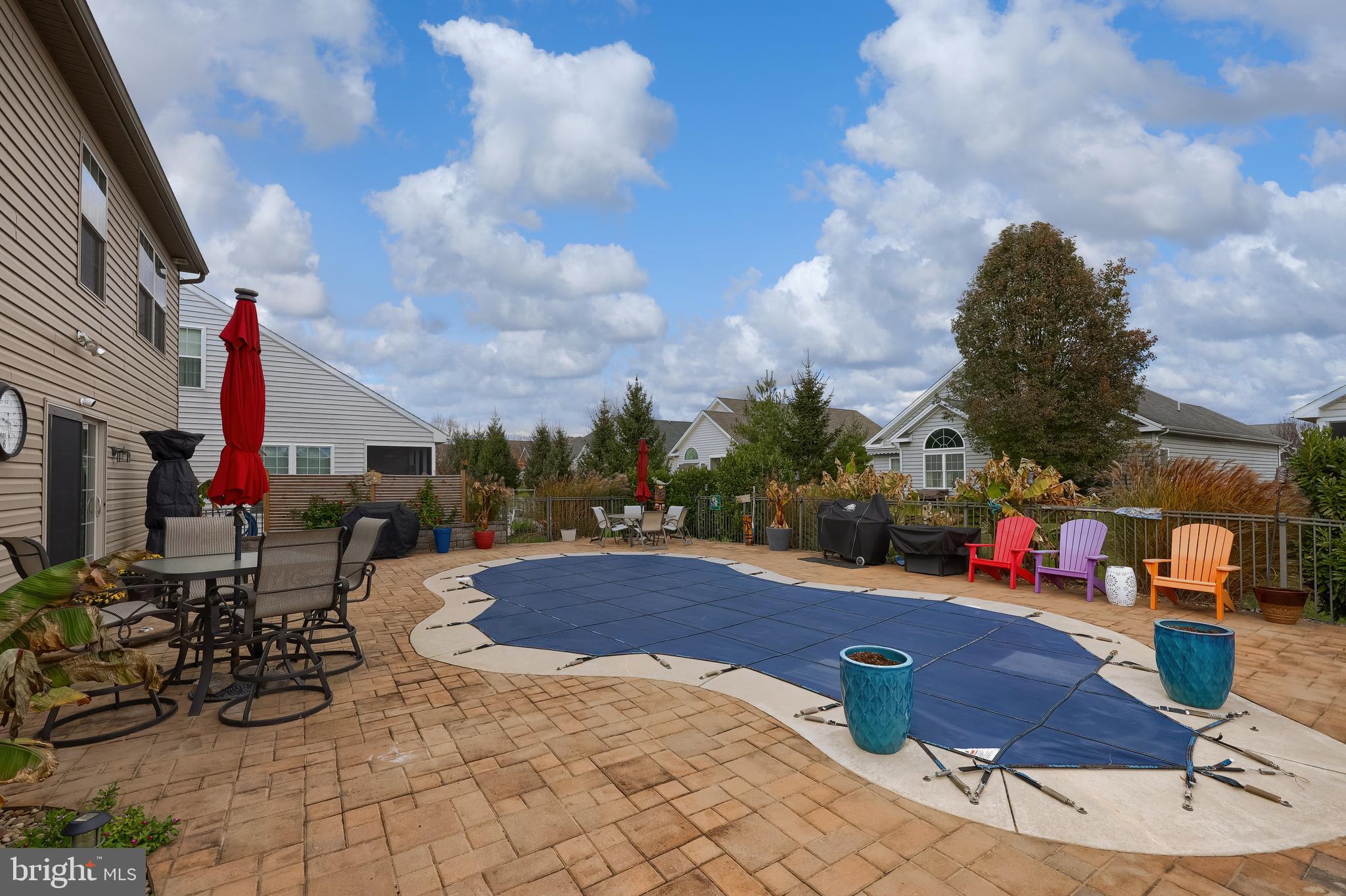 ELM TREE - Residential