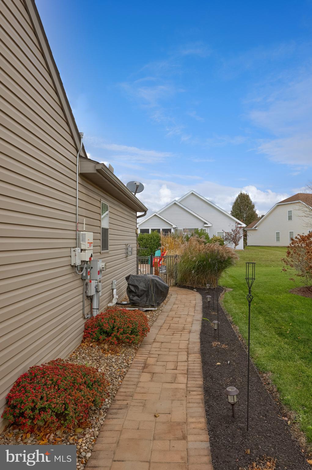 ELM TREE - Residential