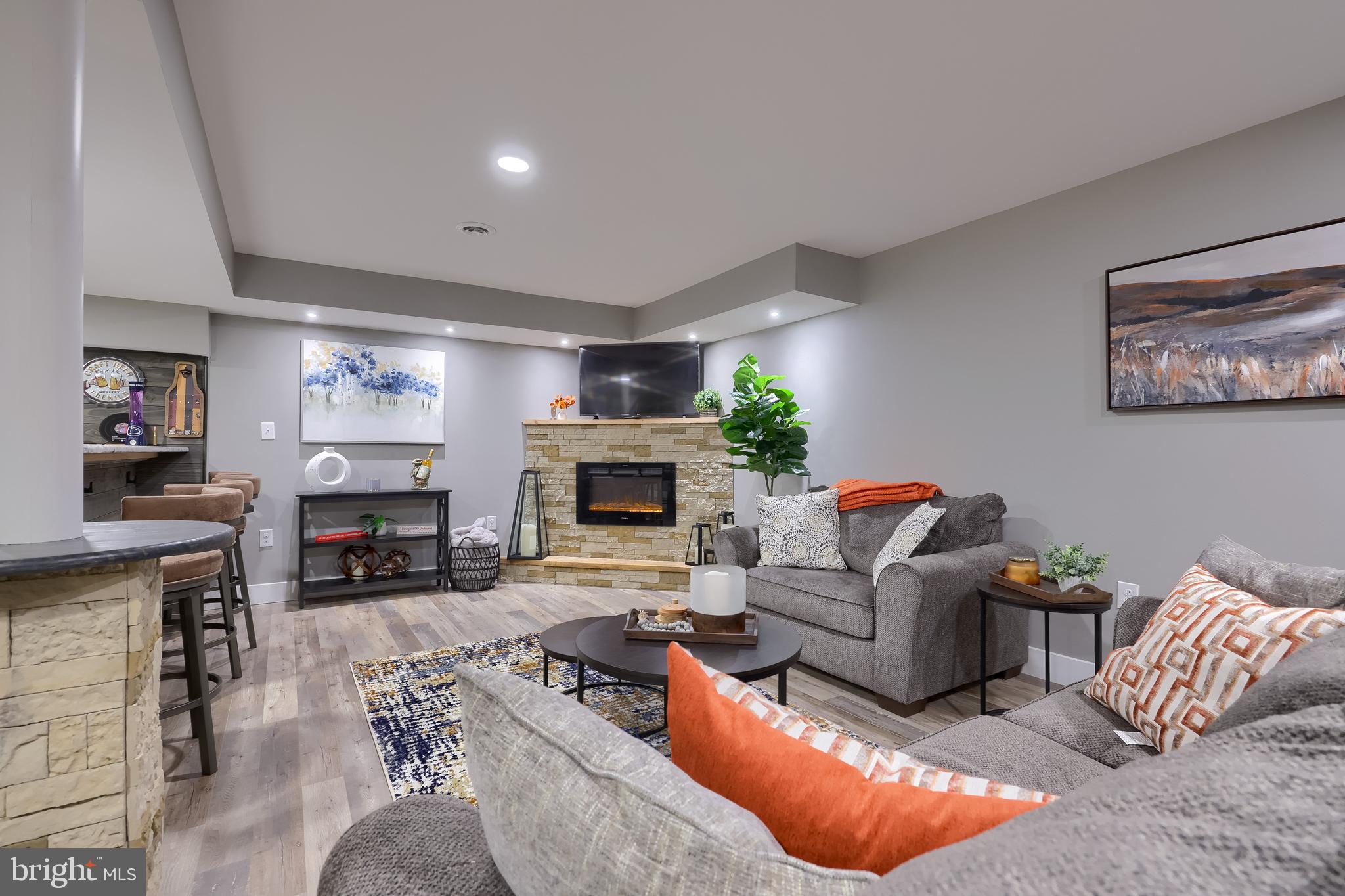 ELM TREE - Residential