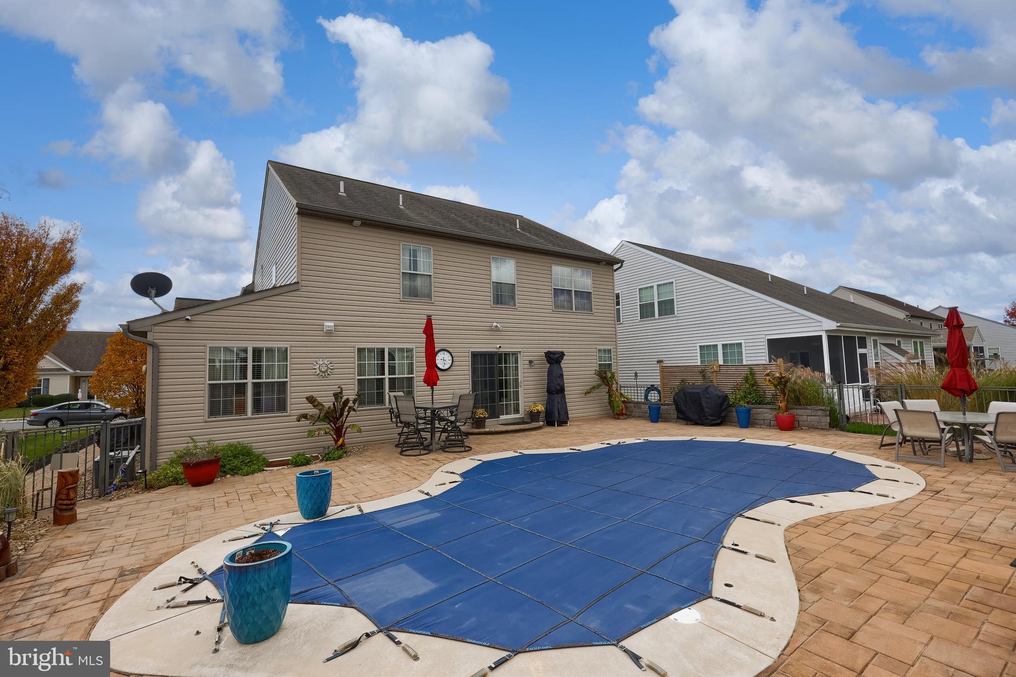 ELM TREE - Residential