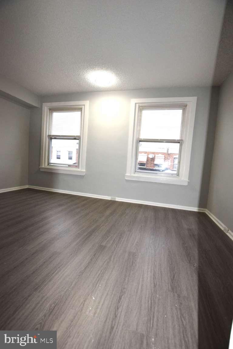 ELMWOOD PARK - Residential