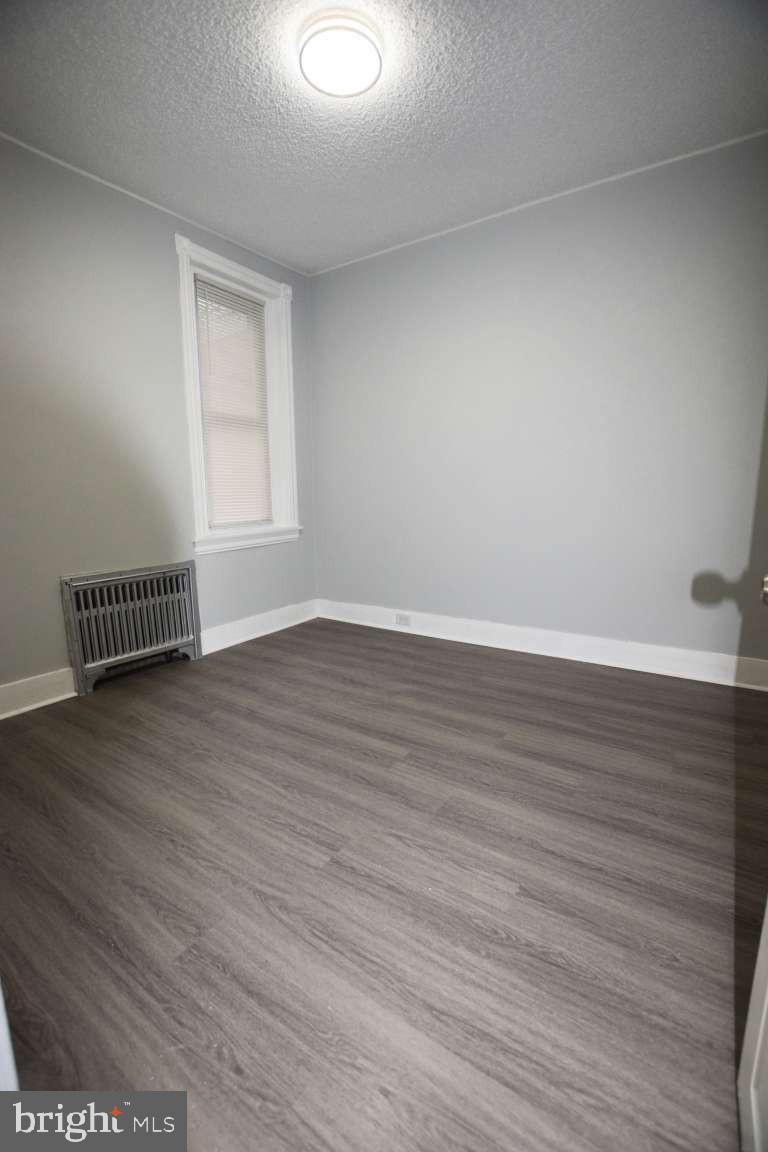 ELMWOOD PARK - Residential