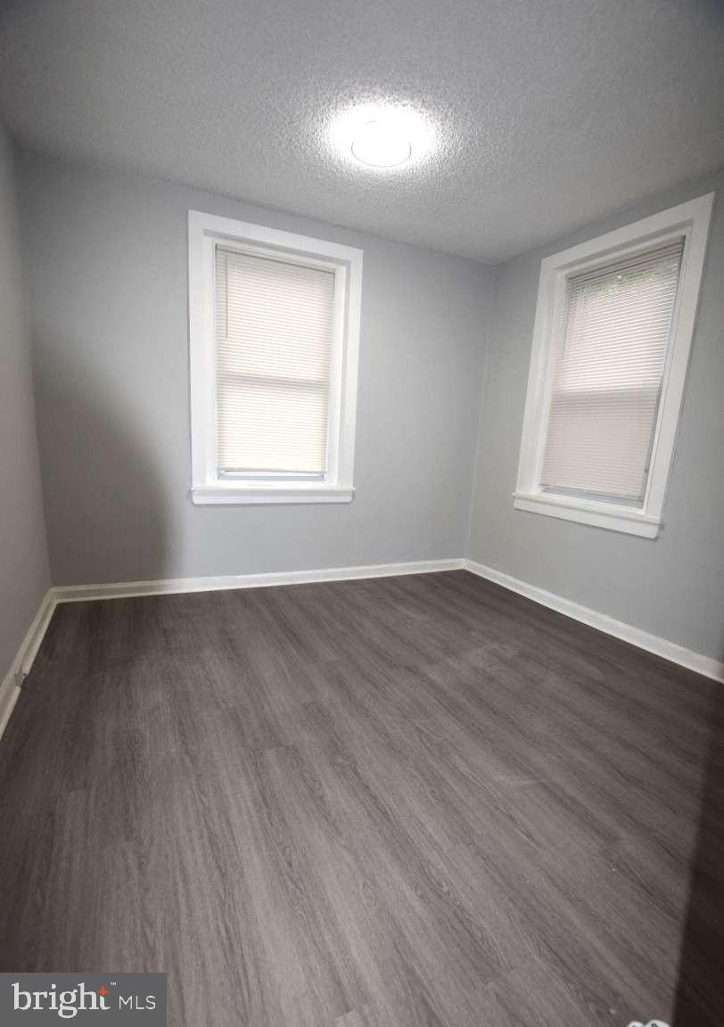 ELMWOOD PARK - Residential