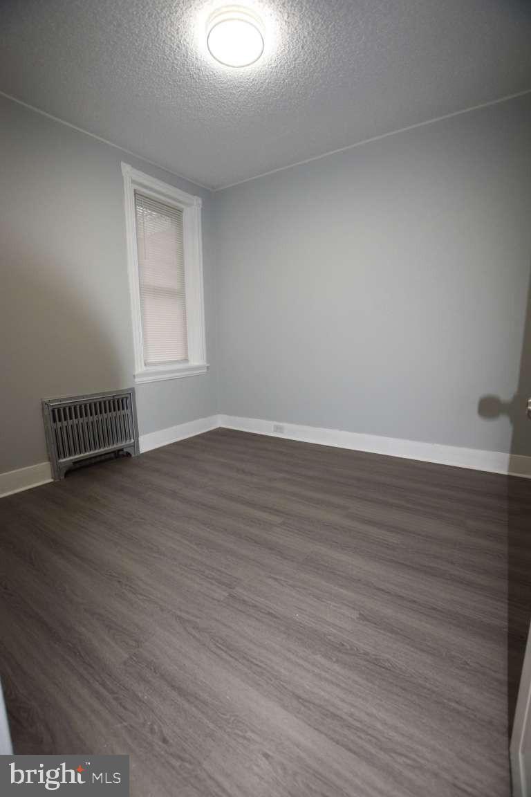 ELMWOOD PARK - Residential