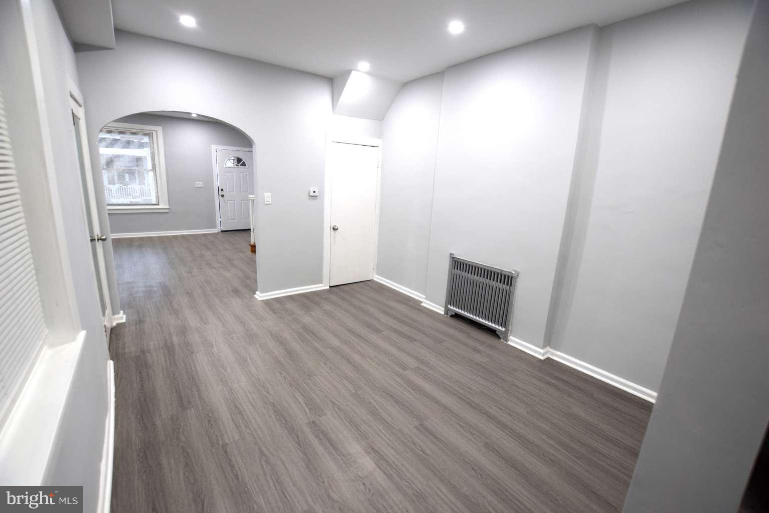 ELMWOOD PARK - Residential