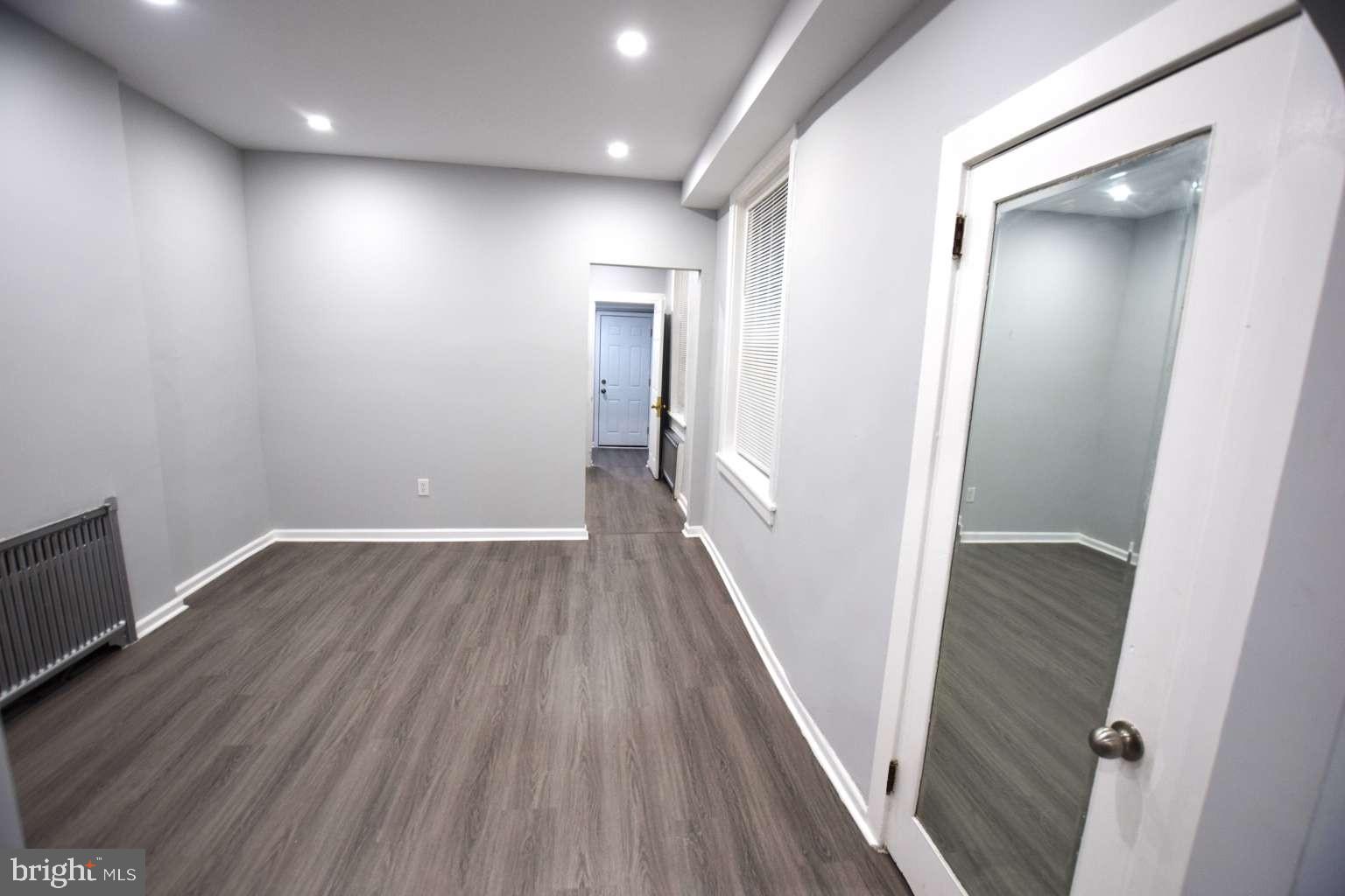 ELMWOOD PARK - Residential