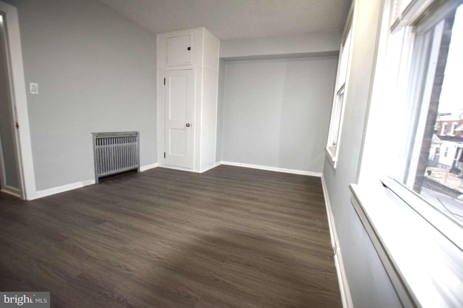 ELMWOOD PARK - Residential