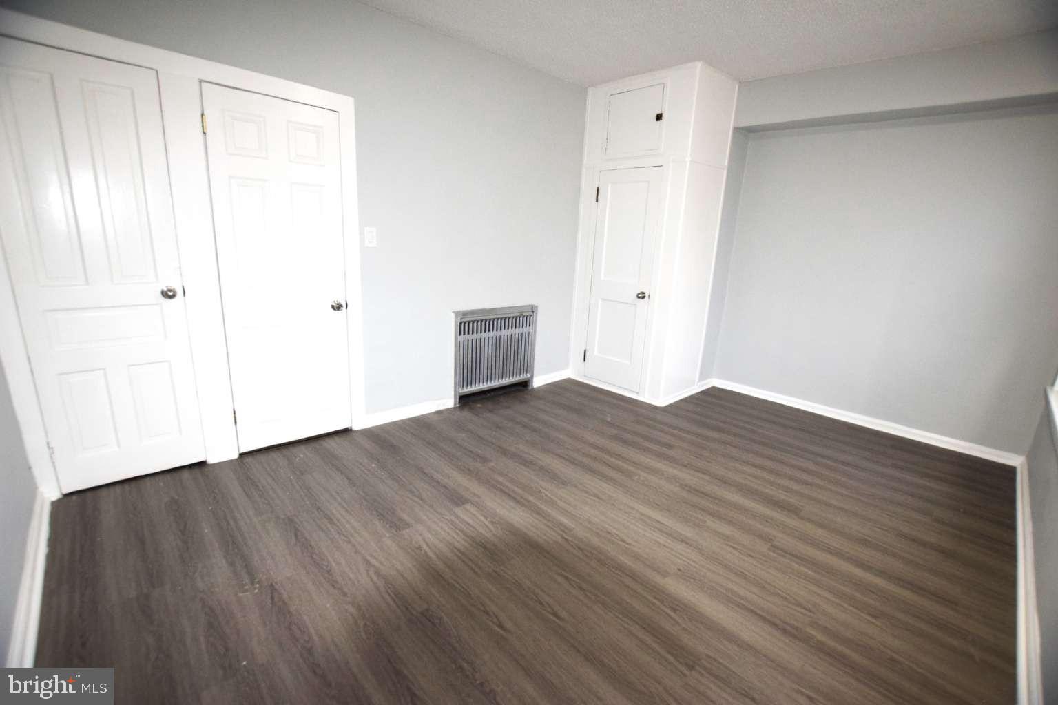 ELMWOOD PARK - Residential