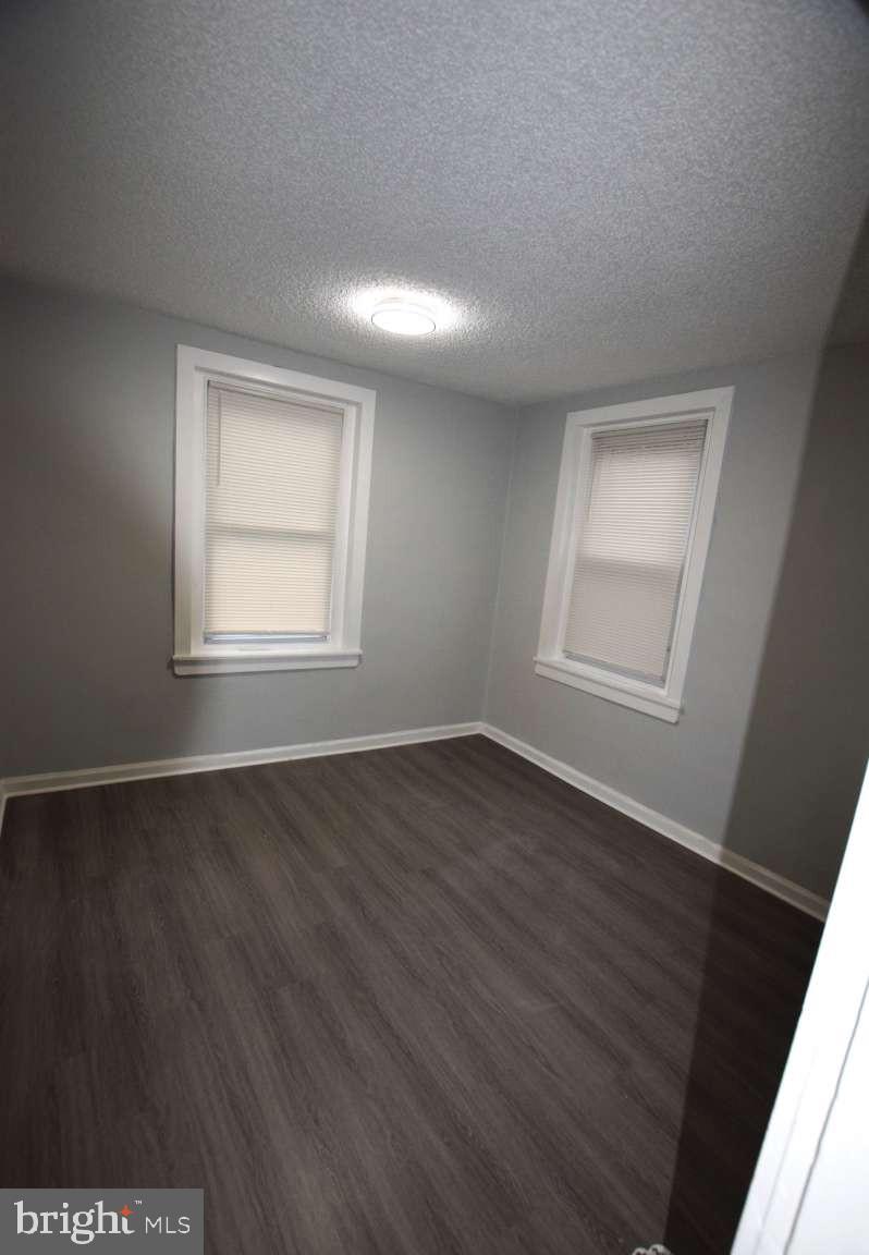 ELMWOOD PARK - Residential