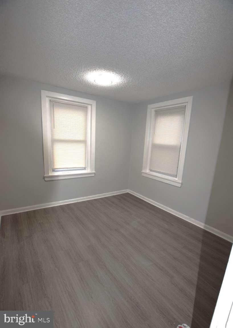 ELMWOOD PARK - Residential