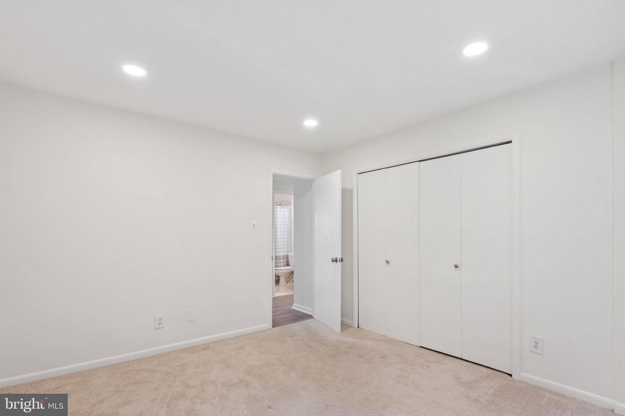 VANTAGE HILL - Residential