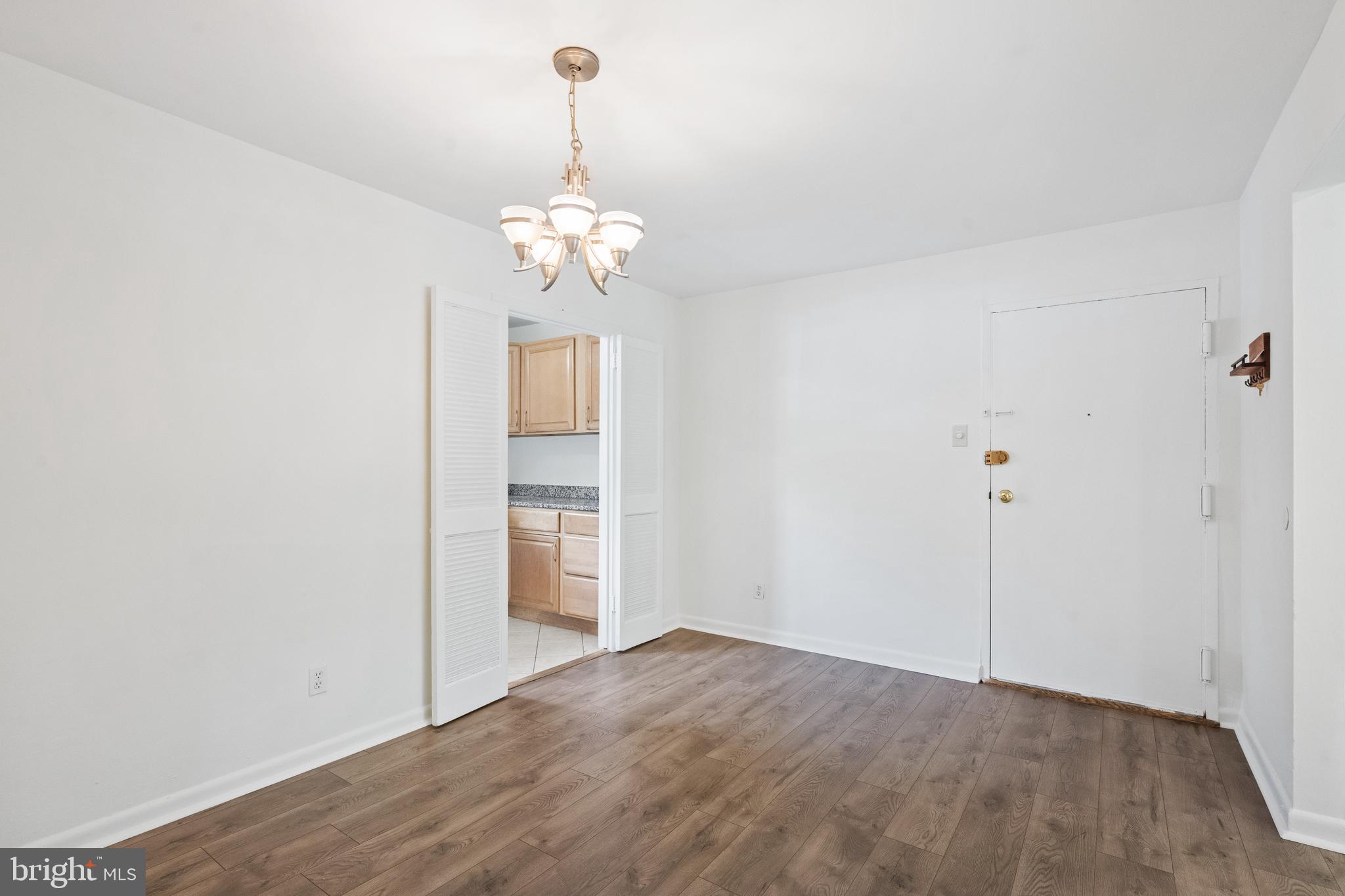 VANTAGE HILL - Residential