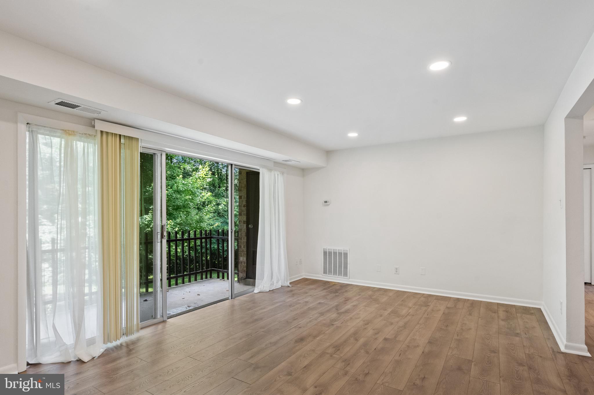 VANTAGE HILL - Residential