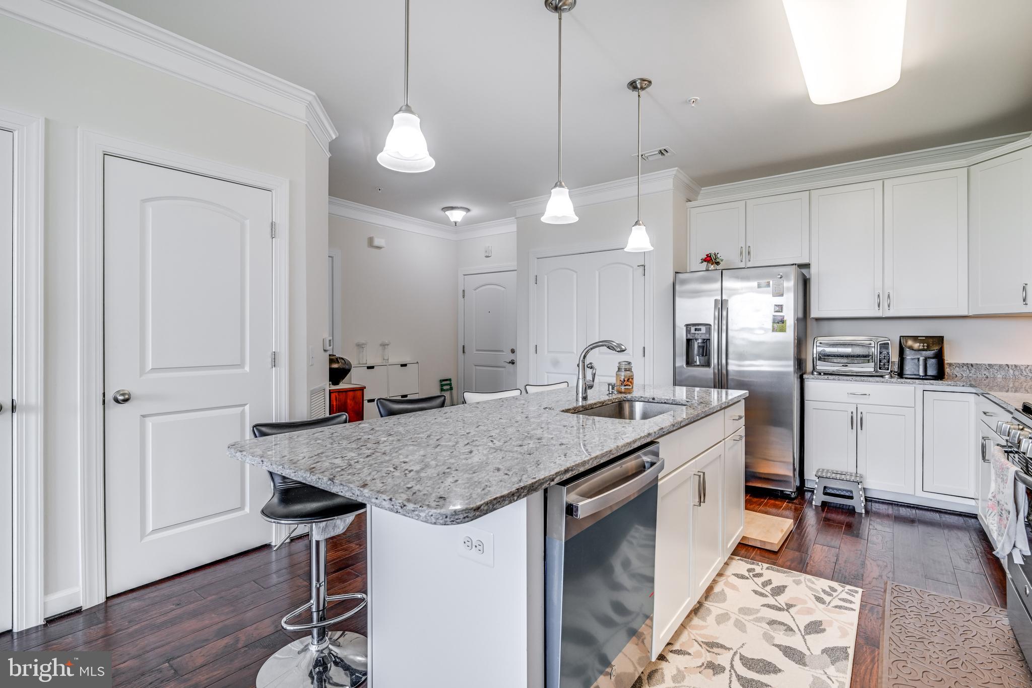 DISCOVERY SQUARE - Residential