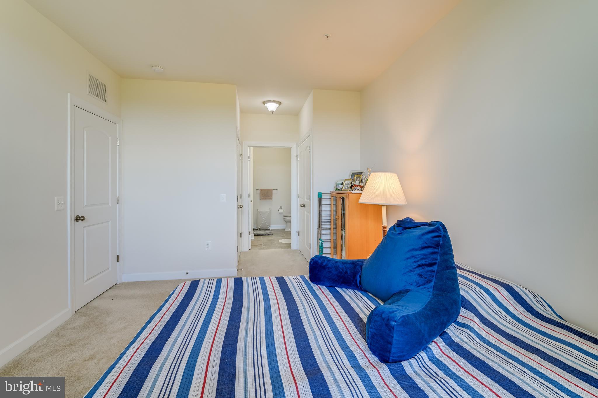 DISCOVERY SQUARE - Residential