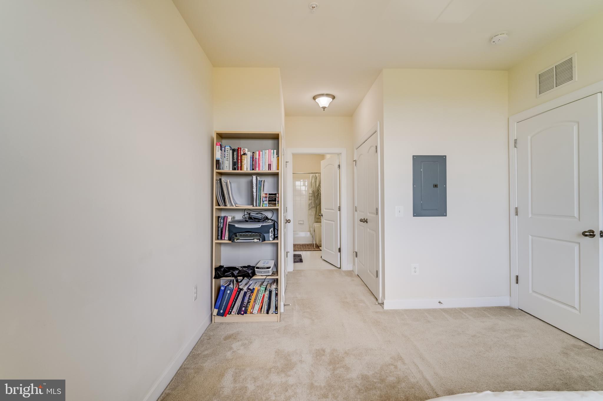 DISCOVERY SQUARE - Residential