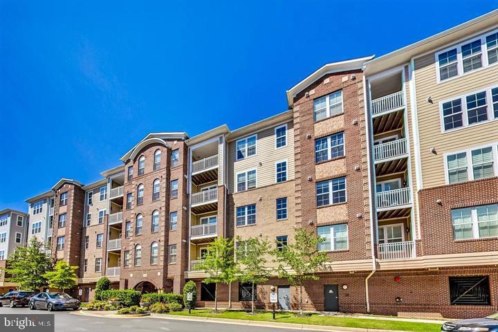 DISCOVERY SQUARE - Residential