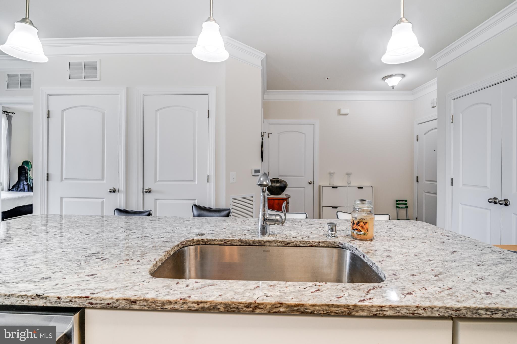 DISCOVERY SQUARE - Residential