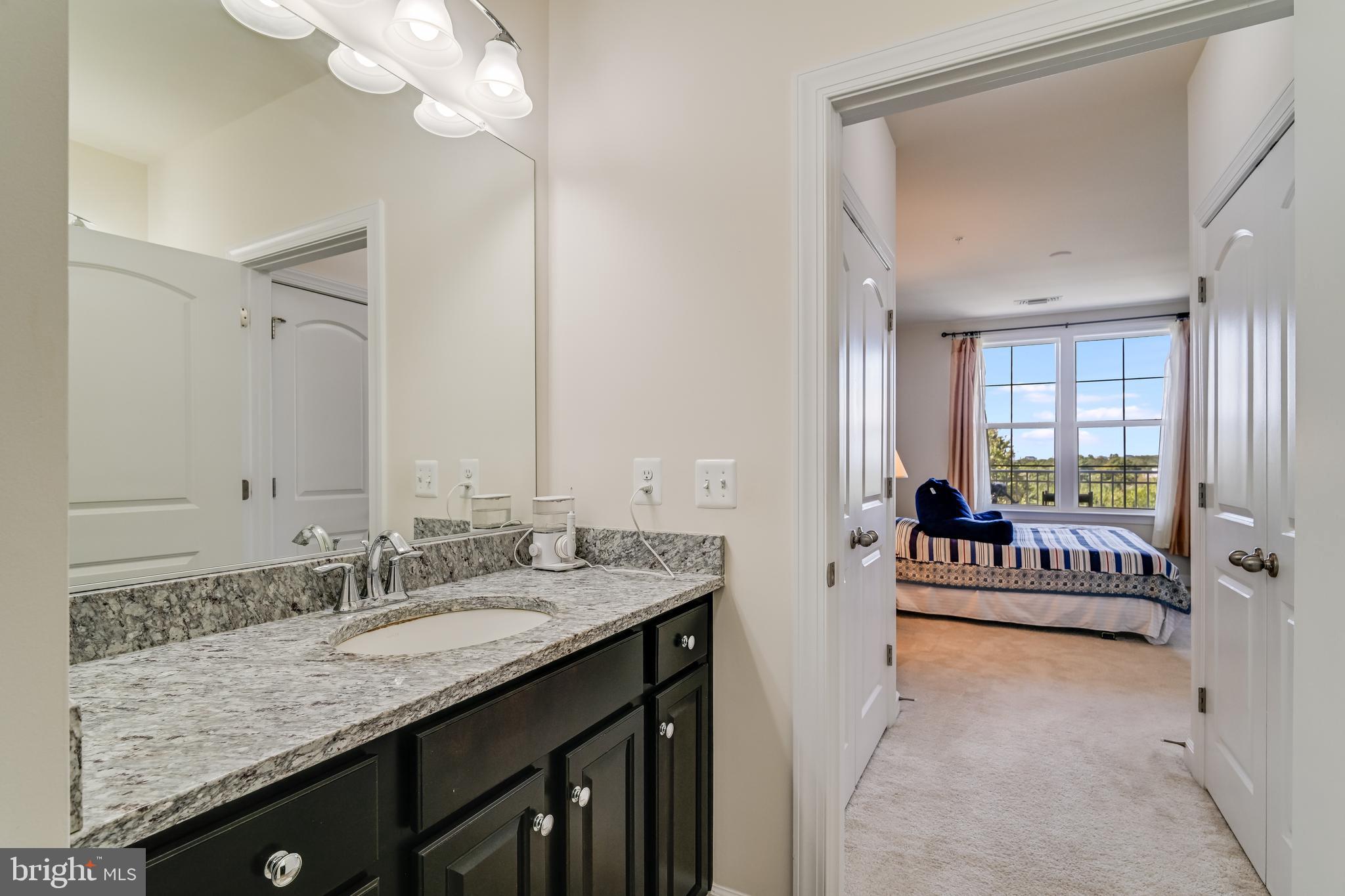 DISCOVERY SQUARE - Residential