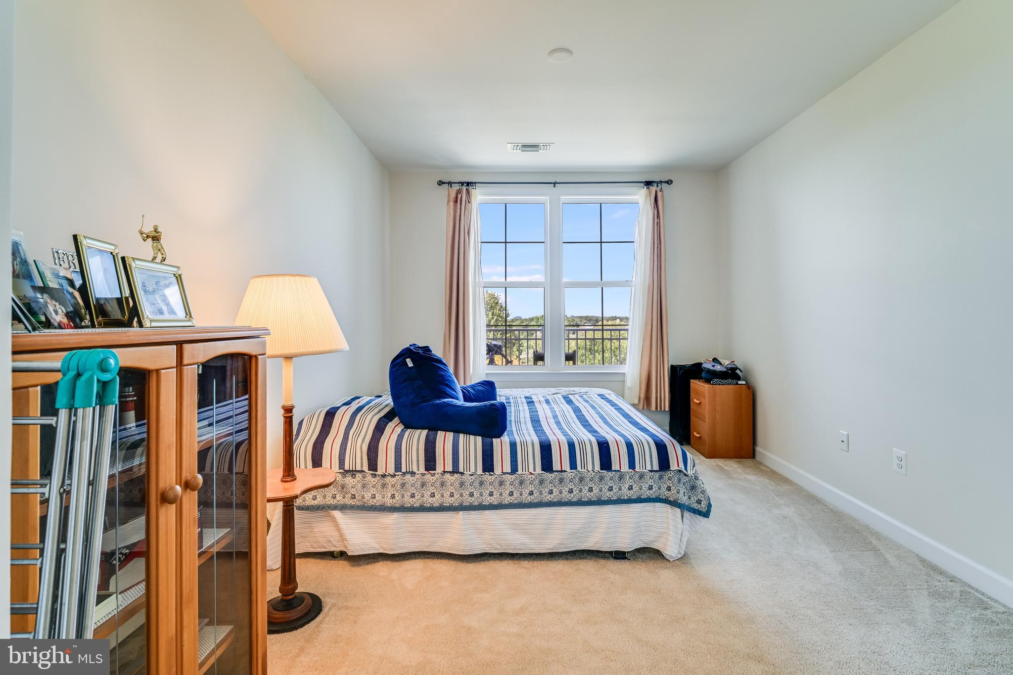 DISCOVERY SQUARE - Residential