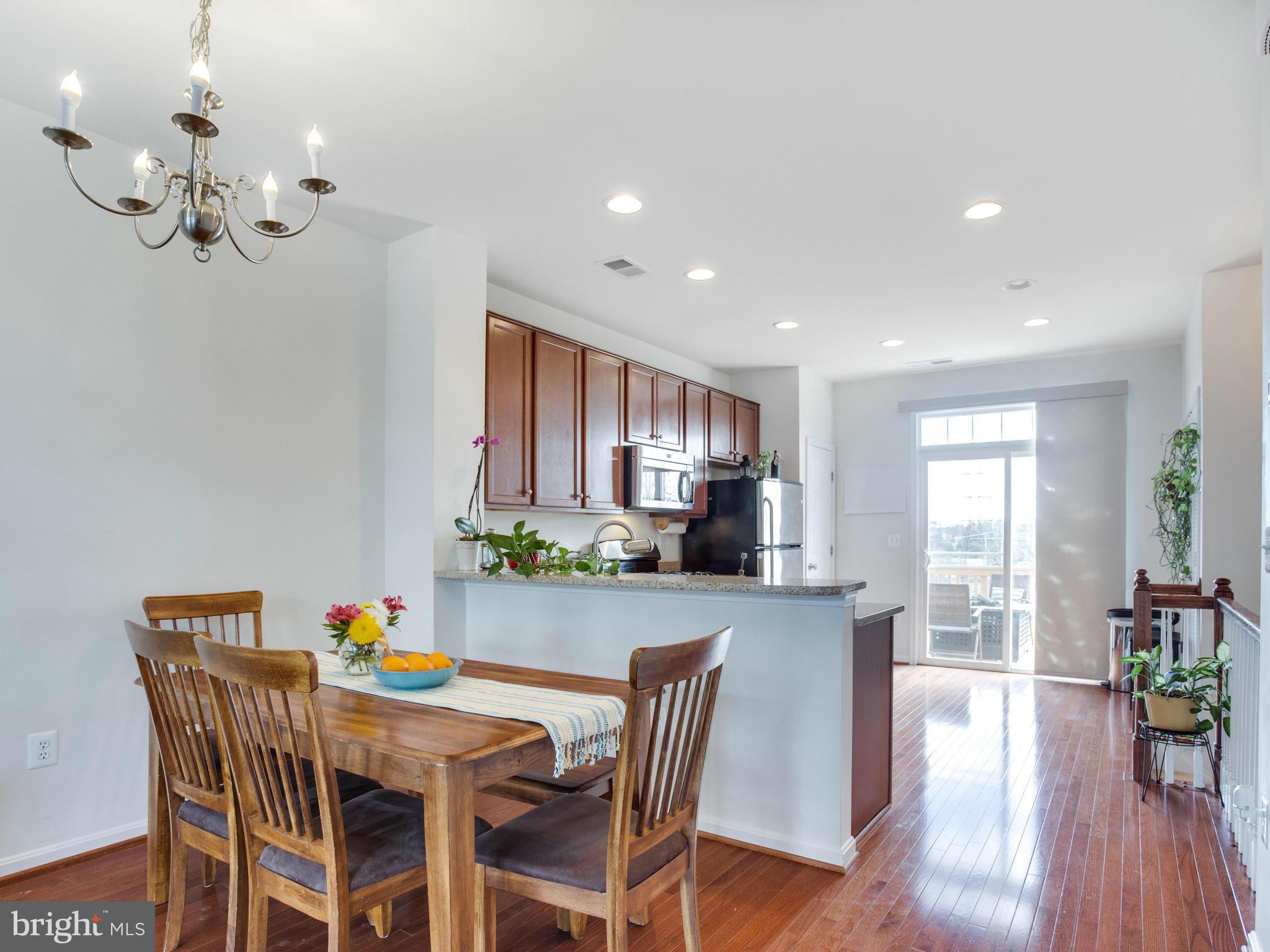 POWELLS RUN VILLAGE COND - Residential