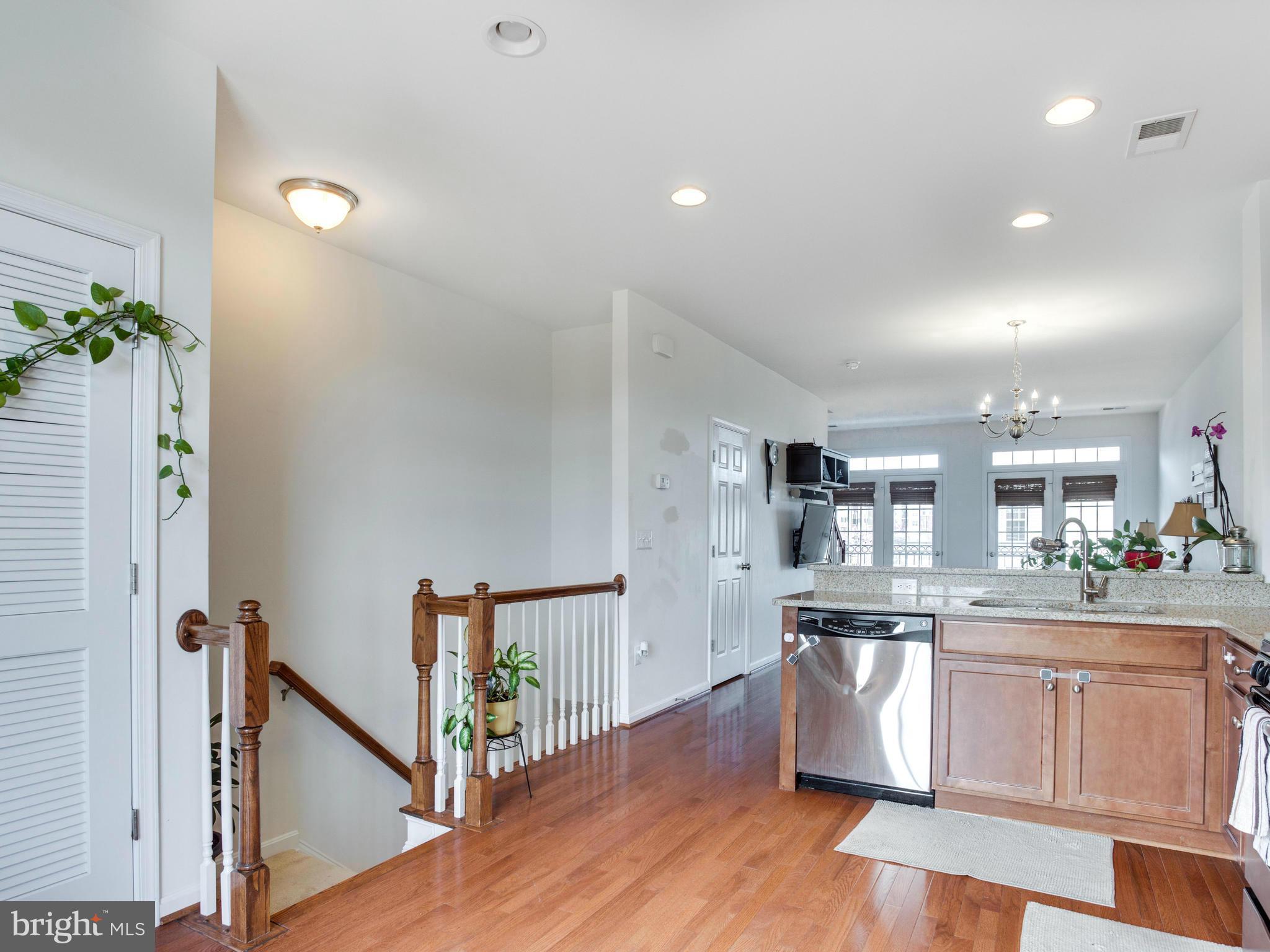 POWELLS RUN VILLAGE COND - Residential