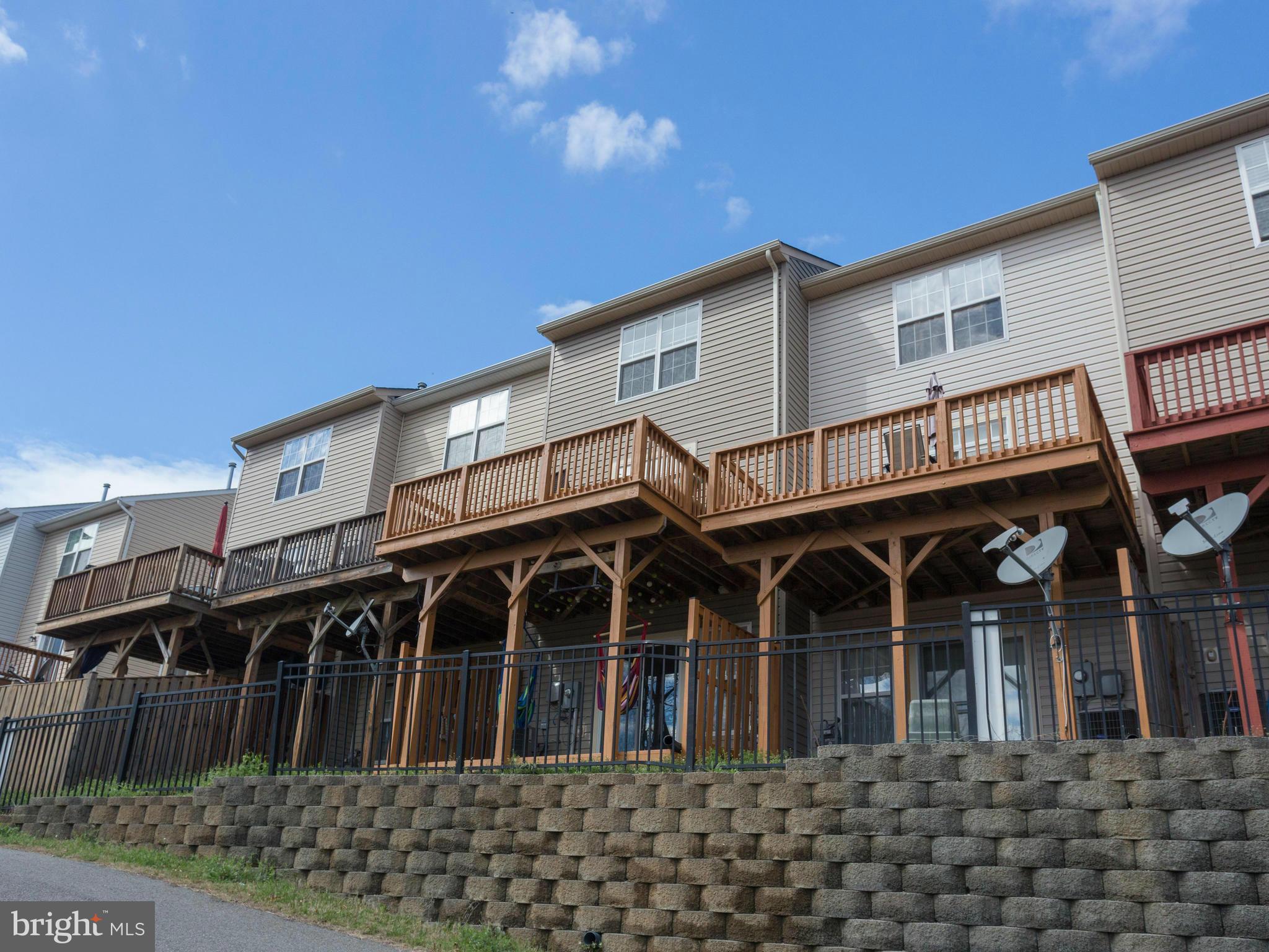 POWELLS RUN VILLAGE COND - Residential