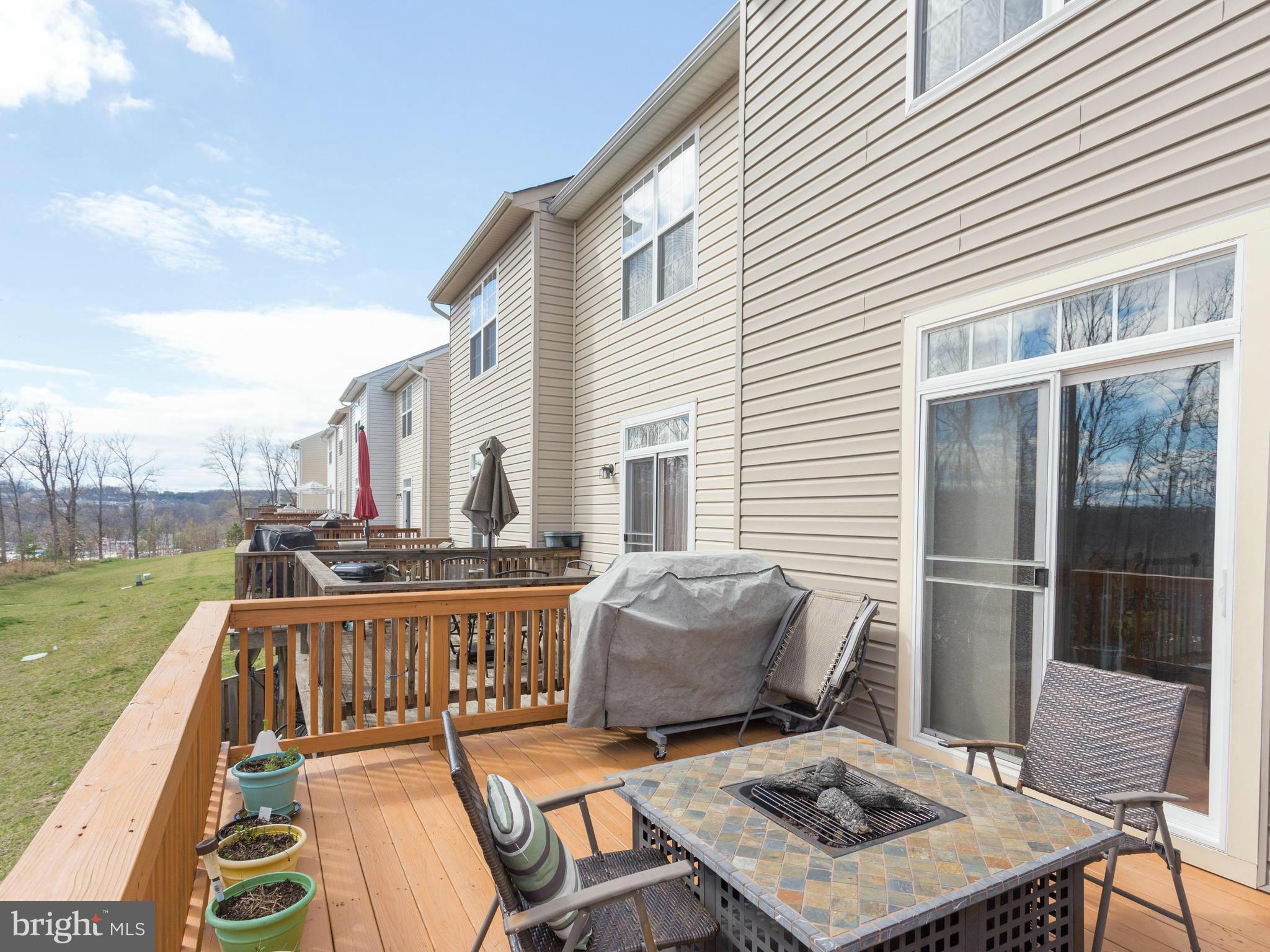 POWELLS RUN VILLAGE COND - Residential