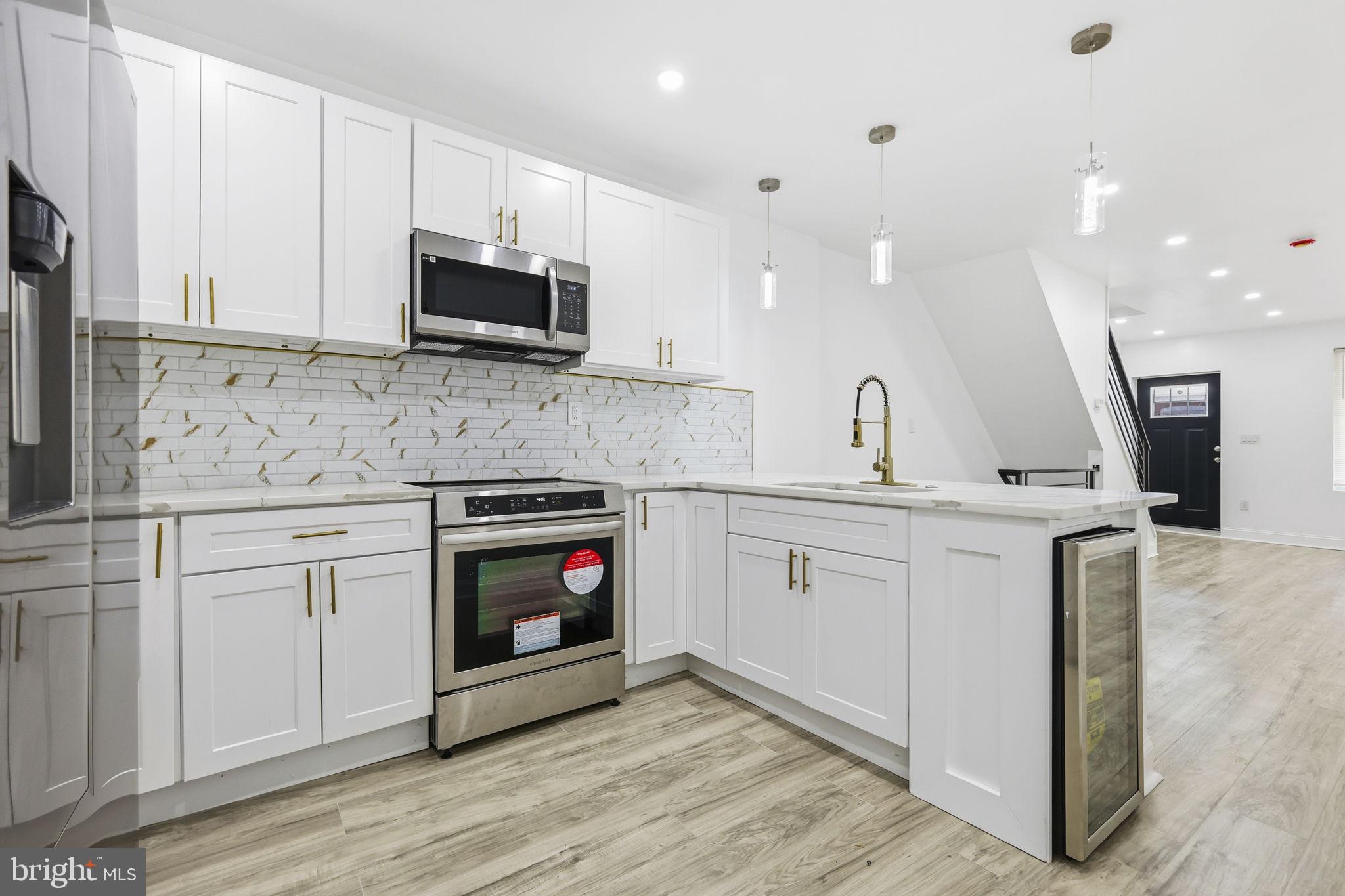 5542 PEMBERTON STREET