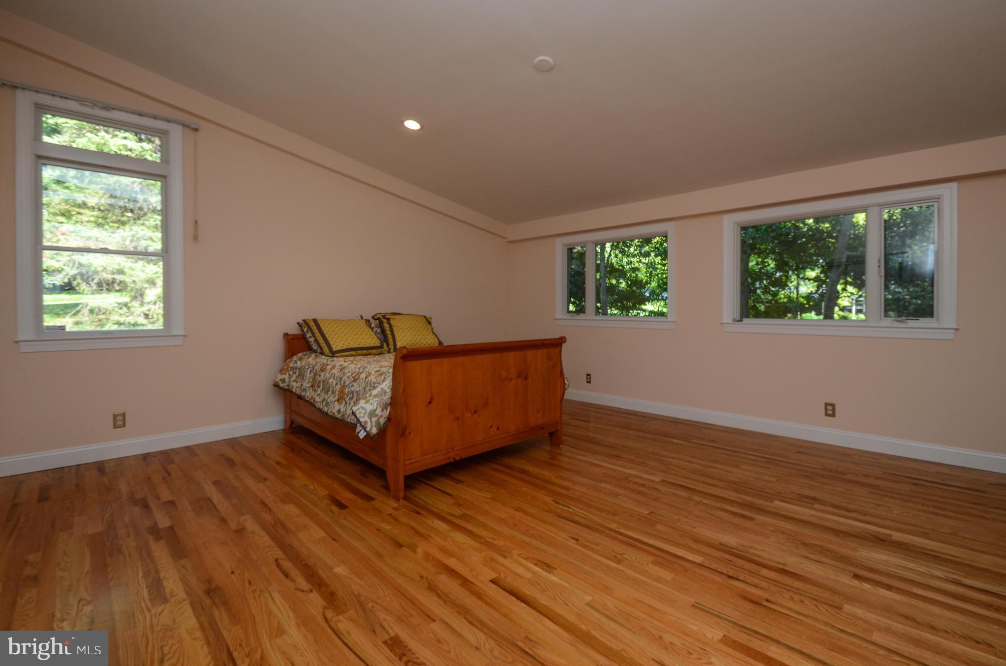 RUXTON HILLS - Residential