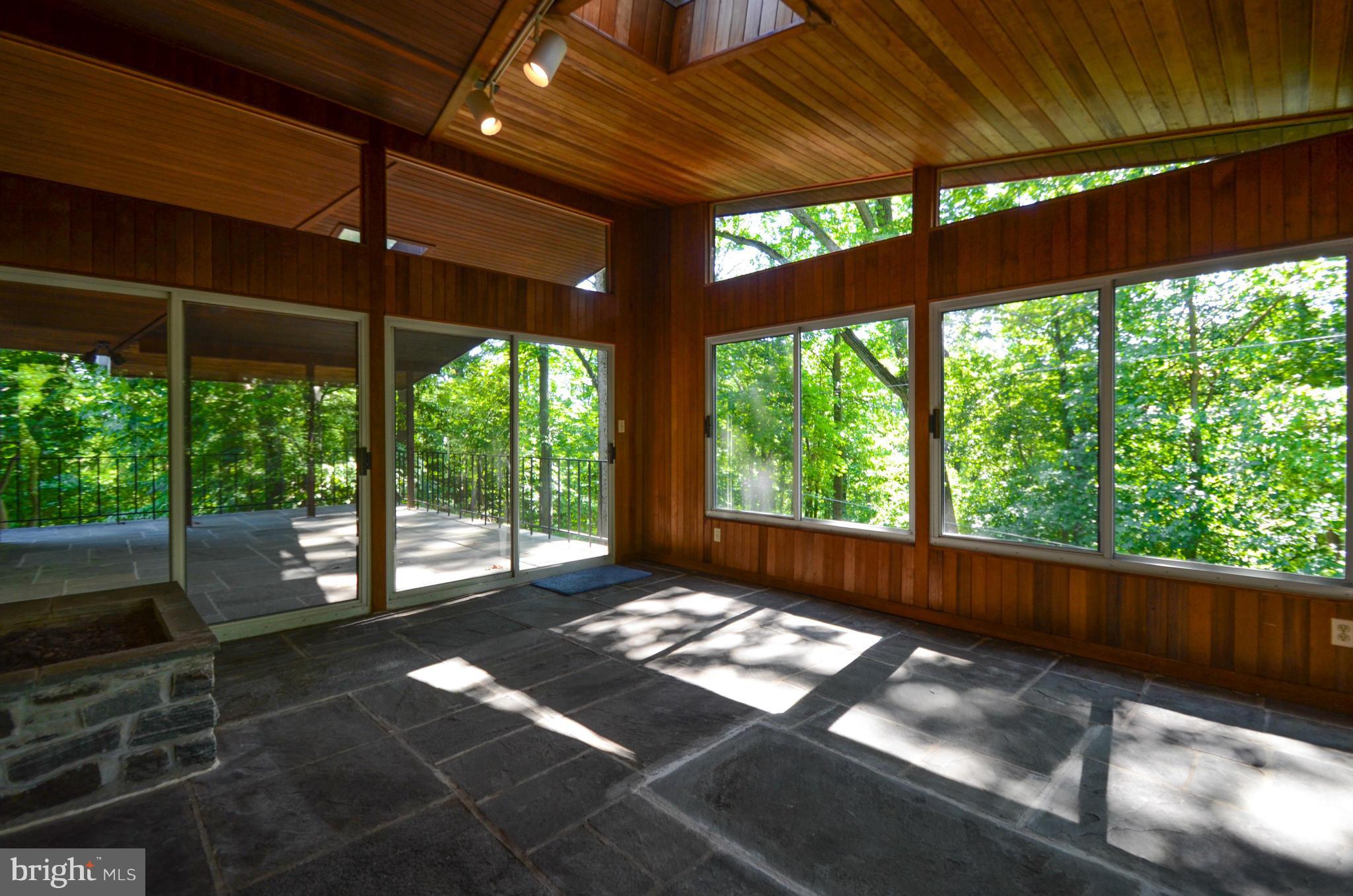 RUXTON HILLS - Residential