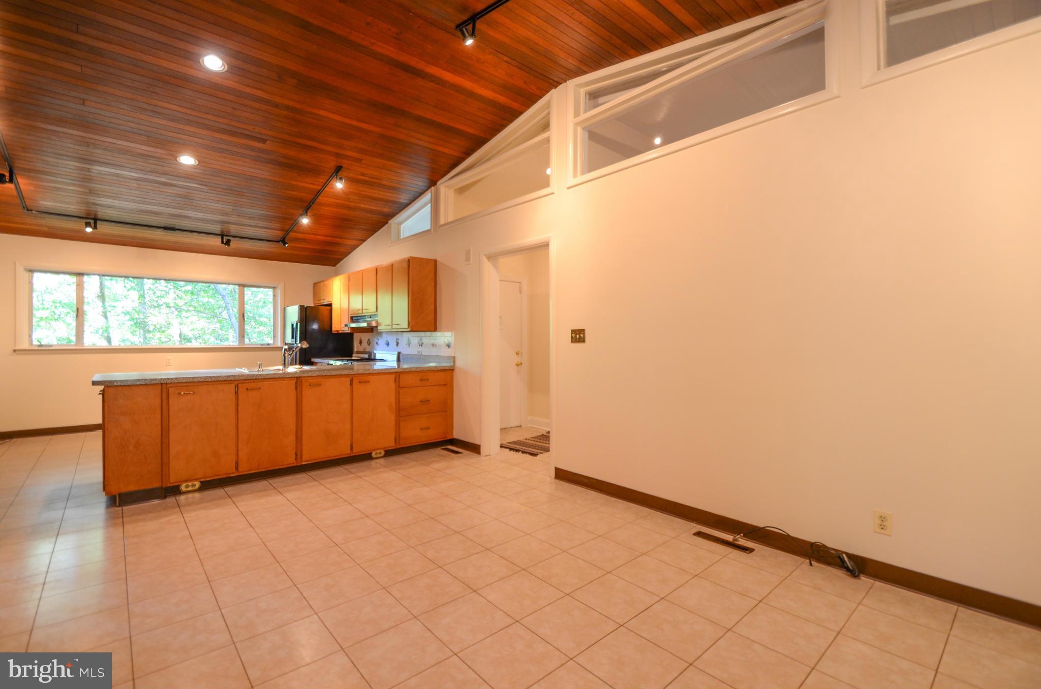 RUXTON HILLS - Residential