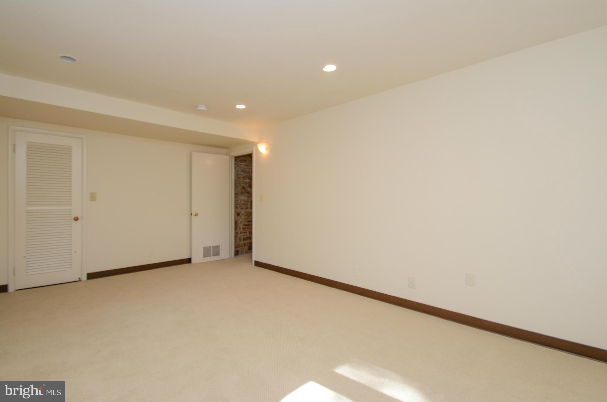 RUXTON HILLS - Residential