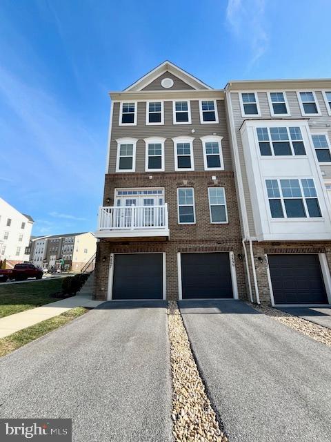 Excellent opportunity to rent this well-maintained, spacious, 3-level, end-unit townhome-style condo, in this sought after community!
This bright, relatively young, townhome has been meticulously maintained. This home features: 3 spacious bedrooms, owners suite with tray ceiling and spa bath, powder room, gourmet kitchen with table bar and separate dining area, granite countertops, stainless appliances, recessed lighting, cherry hardwood flooring, balcony/deck off living room, upper level laundry, spacious closets, painted one car garage with storage shelving and more all in a great community.
Great commuter friendly location with plenty of community amenities including a pool, clubhouse and great mountain views. What are you waiting for? Stop by today!
Requirements:
Credit score: 680+
Income: 3 times rent
No negative rental history
All applicants 18+ MUST apply
**ATTENTION**:
We do not ask people to submit rental applications in order to see properties. Do not submit applications on systems that we do not authorize. Beware of scams!