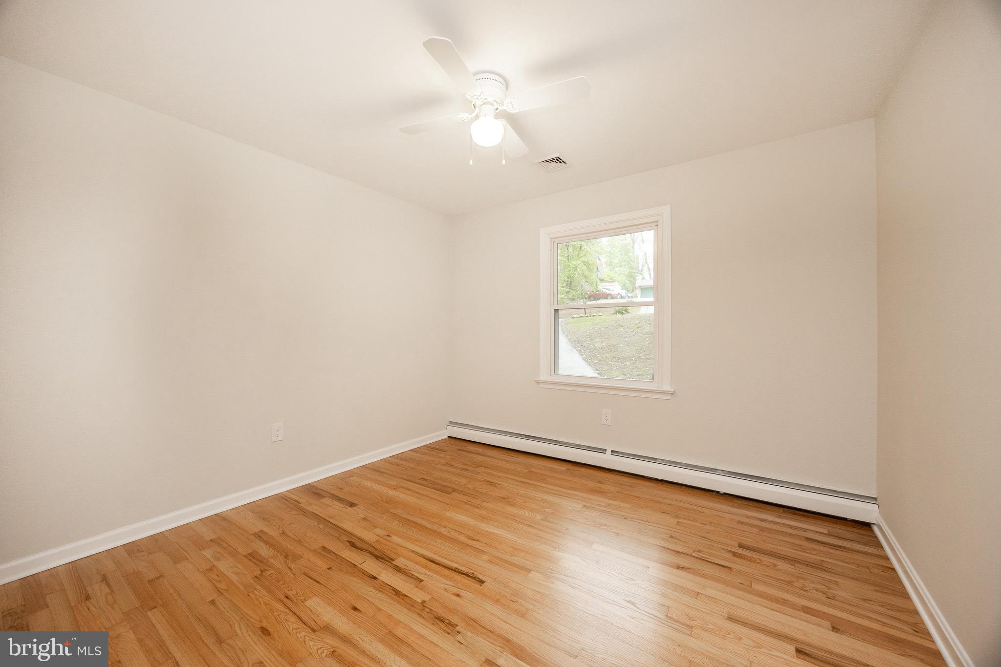 COLONIAL WOODS - Residential