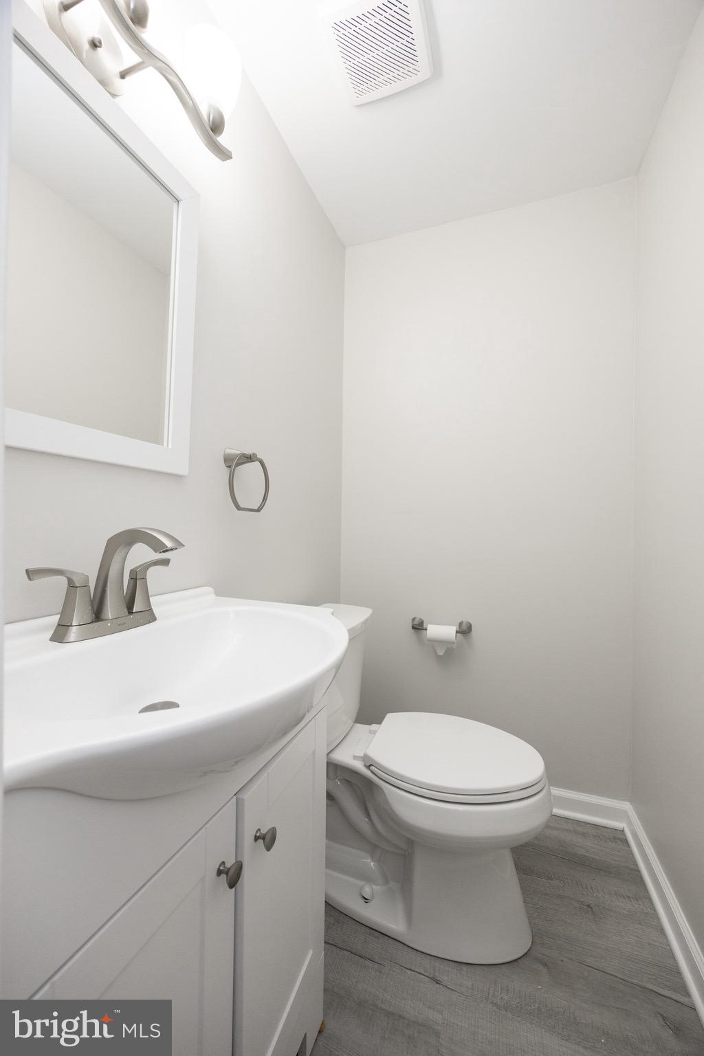 COLONIAL WOODS - Residential