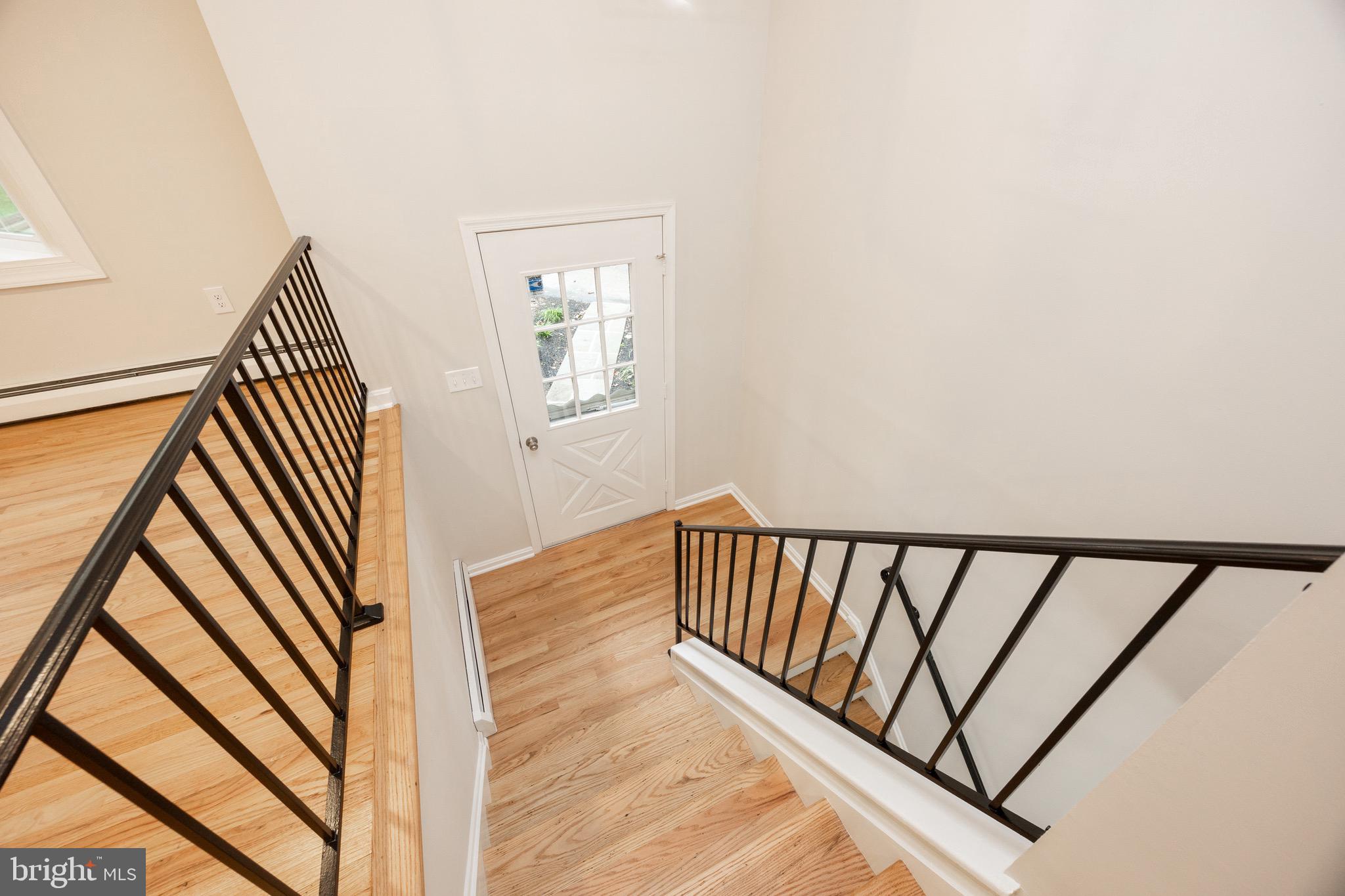 COLONIAL WOODS - Residential