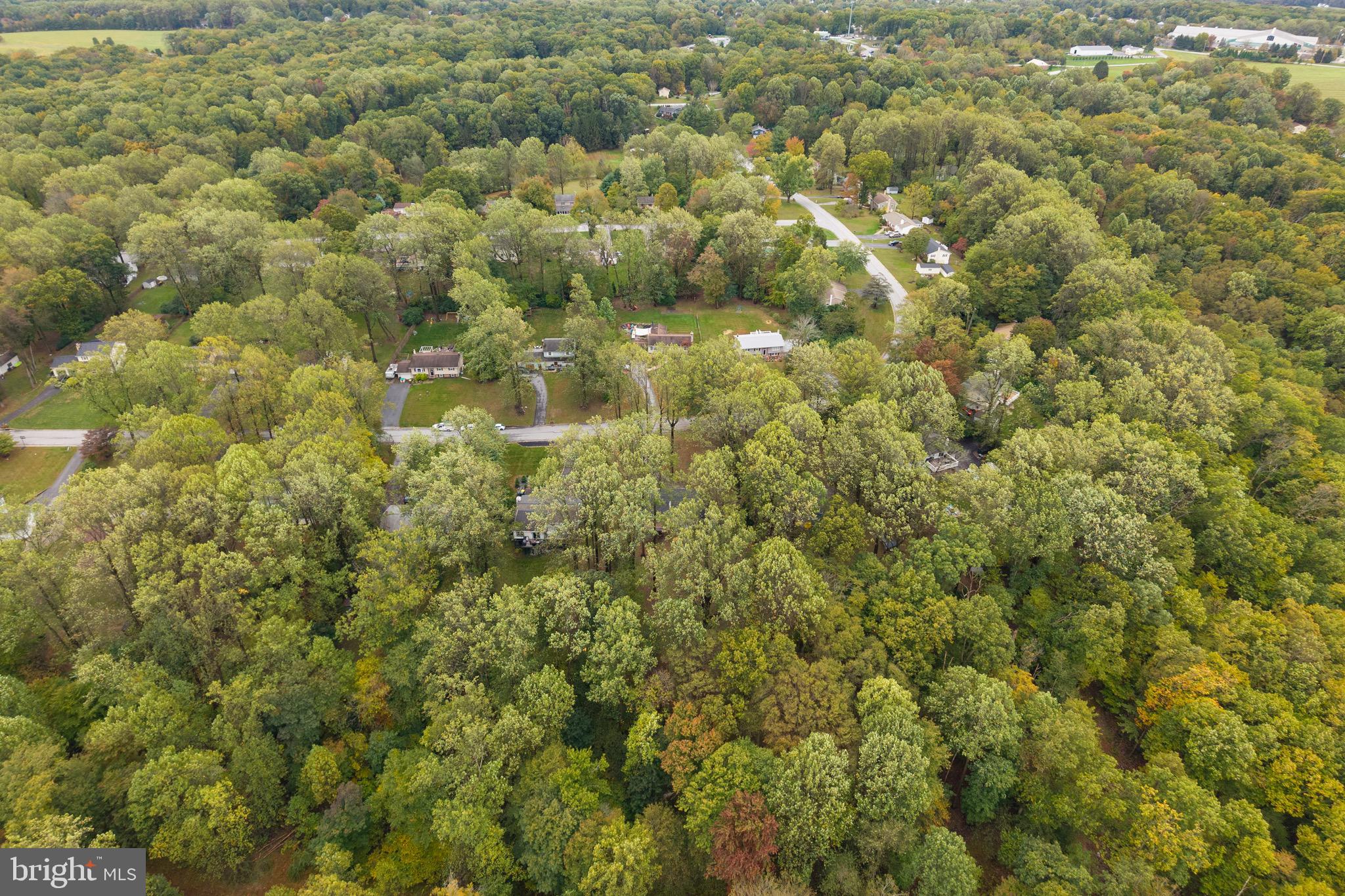 COLONIAL WOODS - Residential