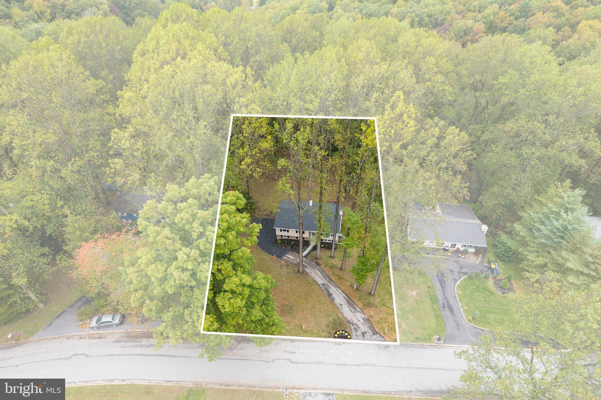 COLONIAL WOODS - Residential