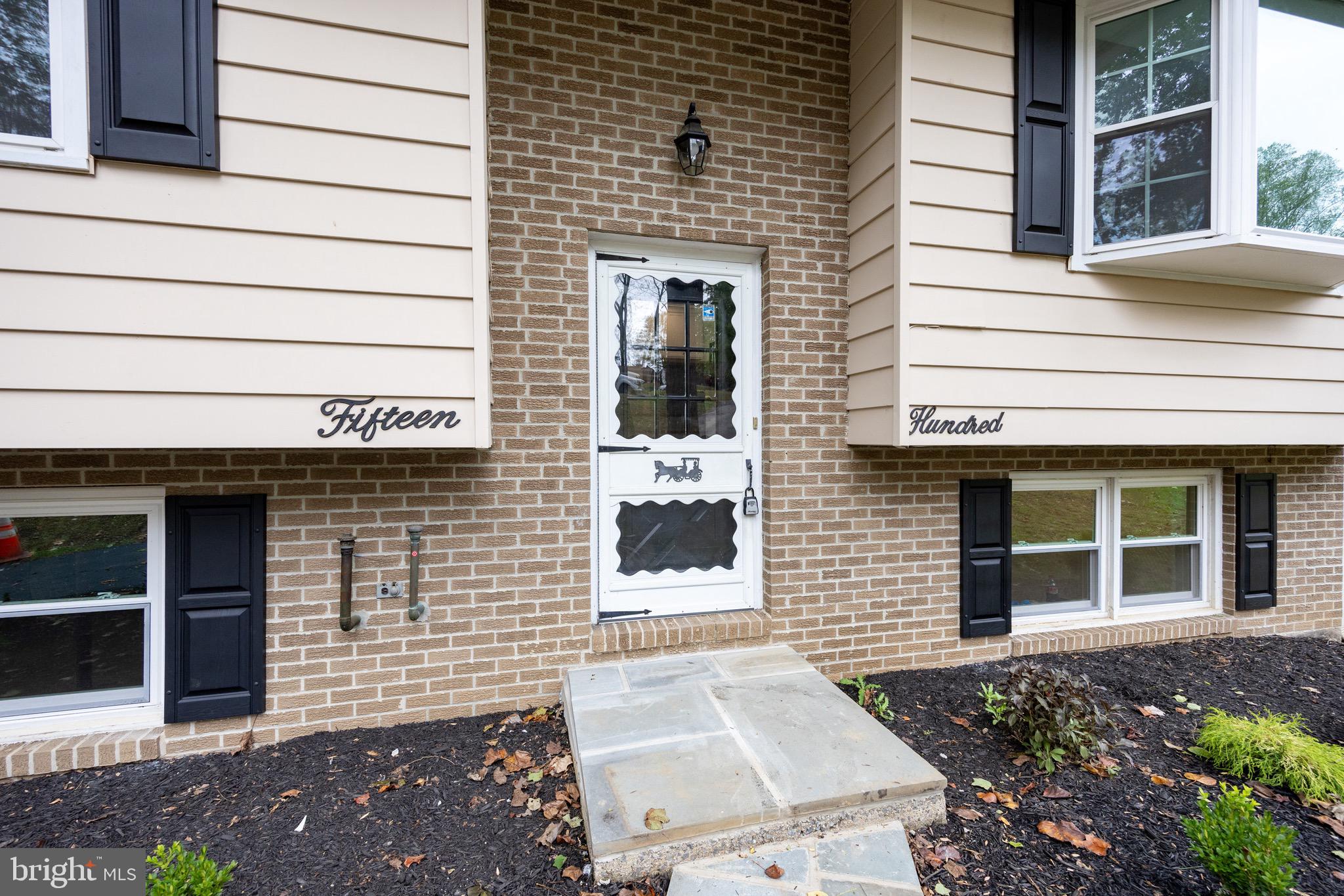 COLONIAL WOODS - Residential