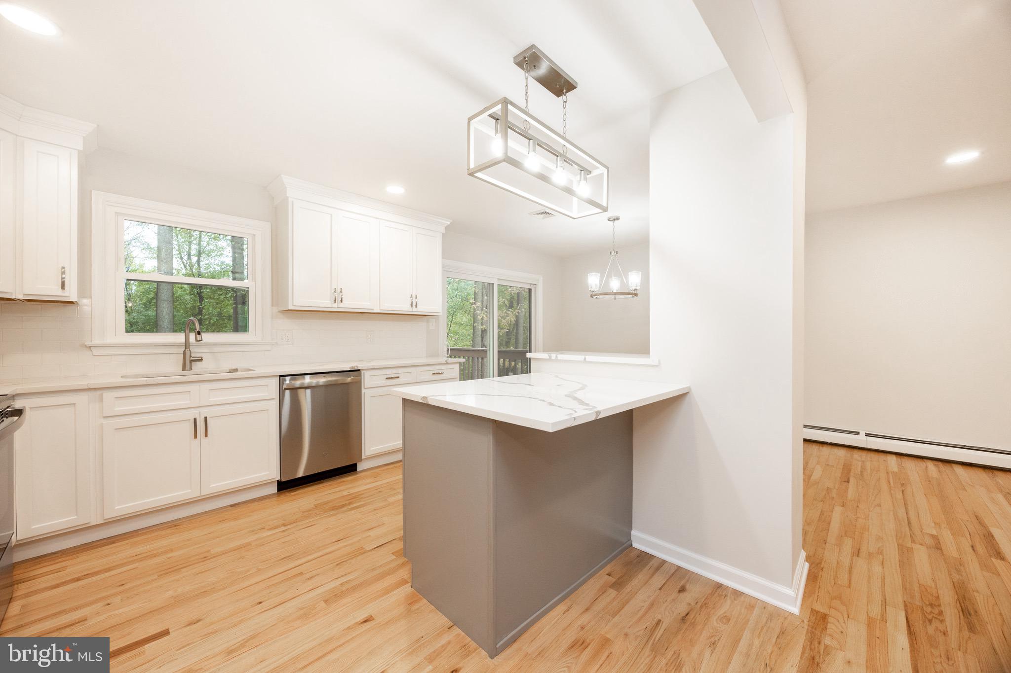 COLONIAL WOODS - Residential